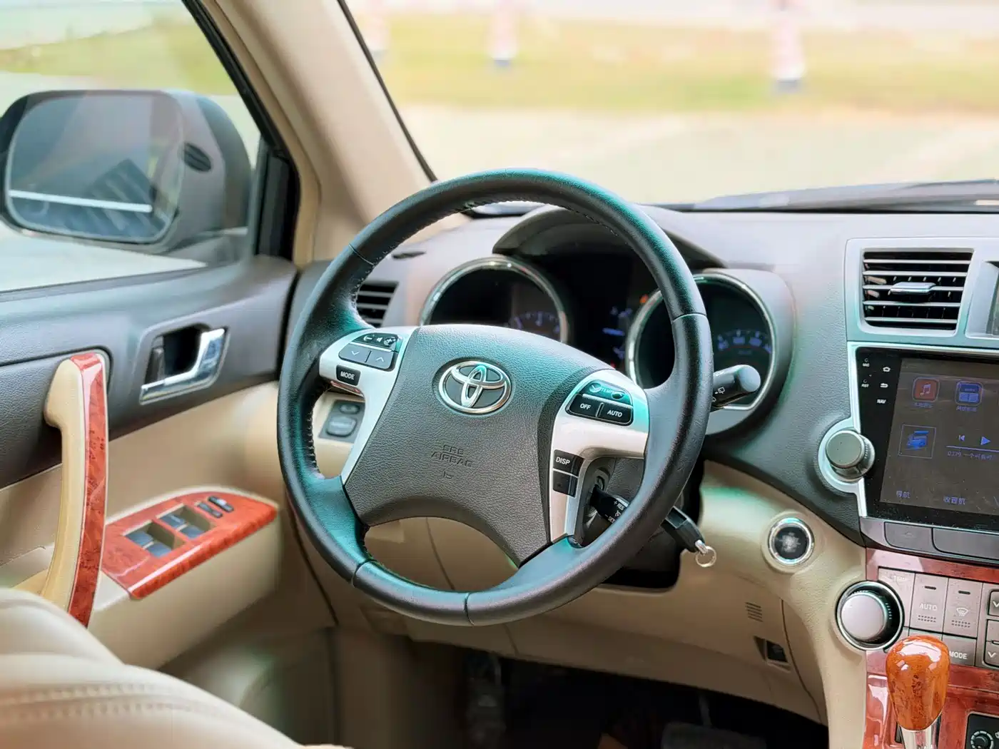 Toyota Highlander 2012 2.7L 2WD 7-Seater Luxury Edition фото 10