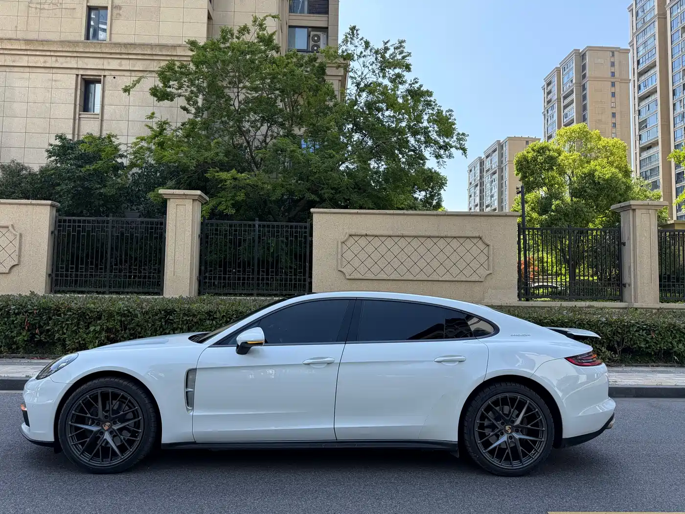 Porsche Panamera 2017 Panamera Executive Long Wheelbase 3.0T фото 8