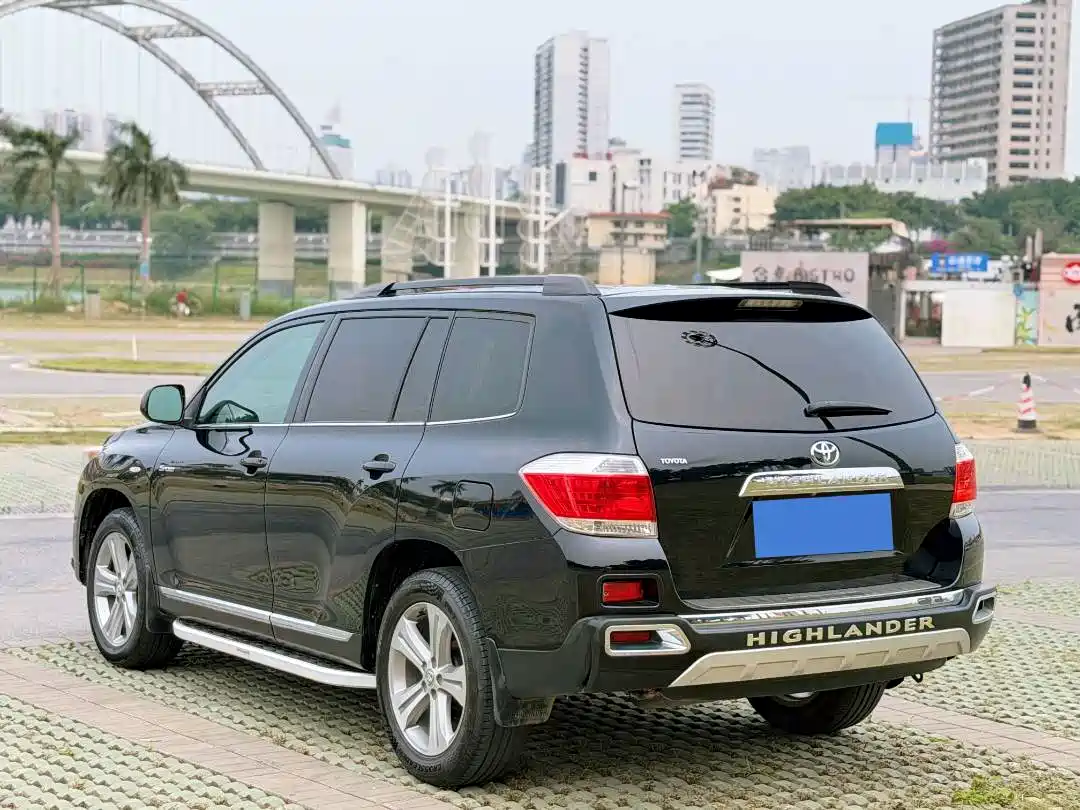 Toyota Highlander 2012 2.7L 2WD 7-Seater Luxury Edition фото 4