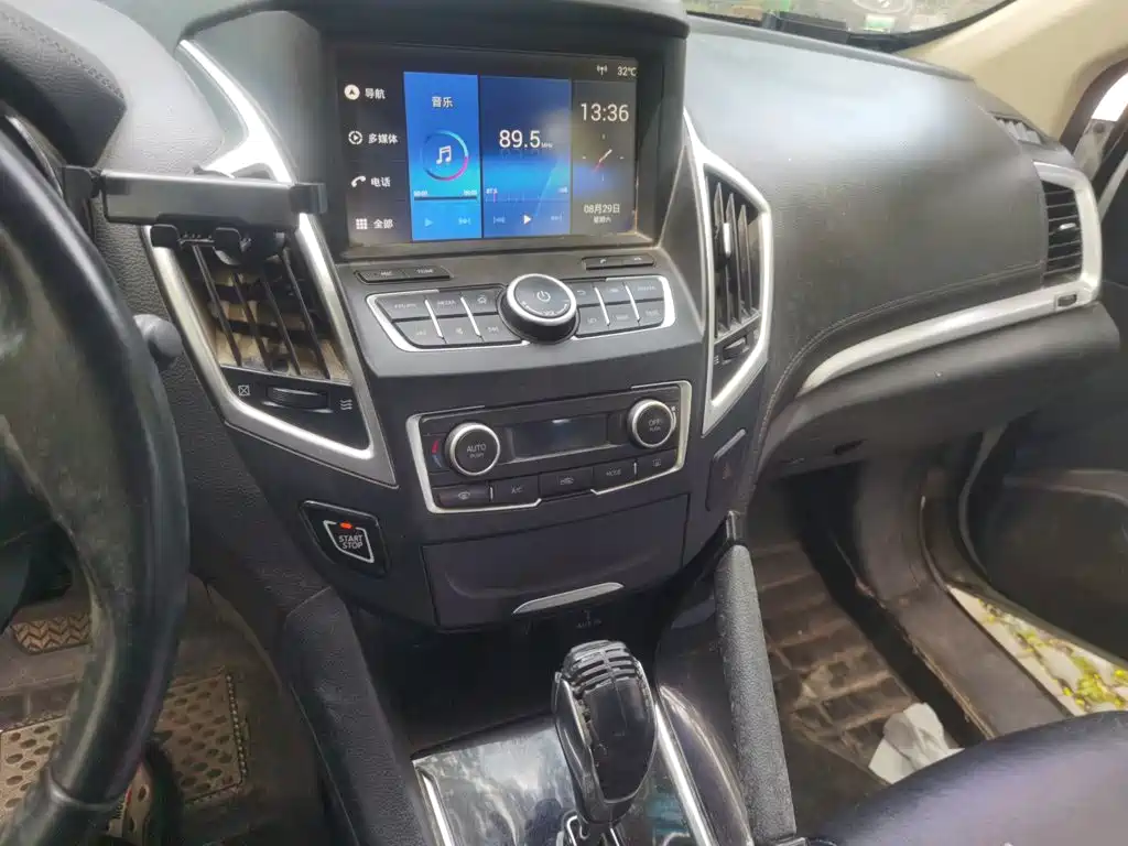 Dongfeng Aeolus Dongfeng Fengshen AX7 2016 2015 2.0L Automatic Smart Ease