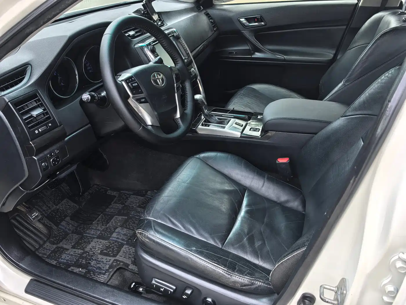 Toyota Reiz 2012 2.5V Grace Elite Styling Edition фото 4