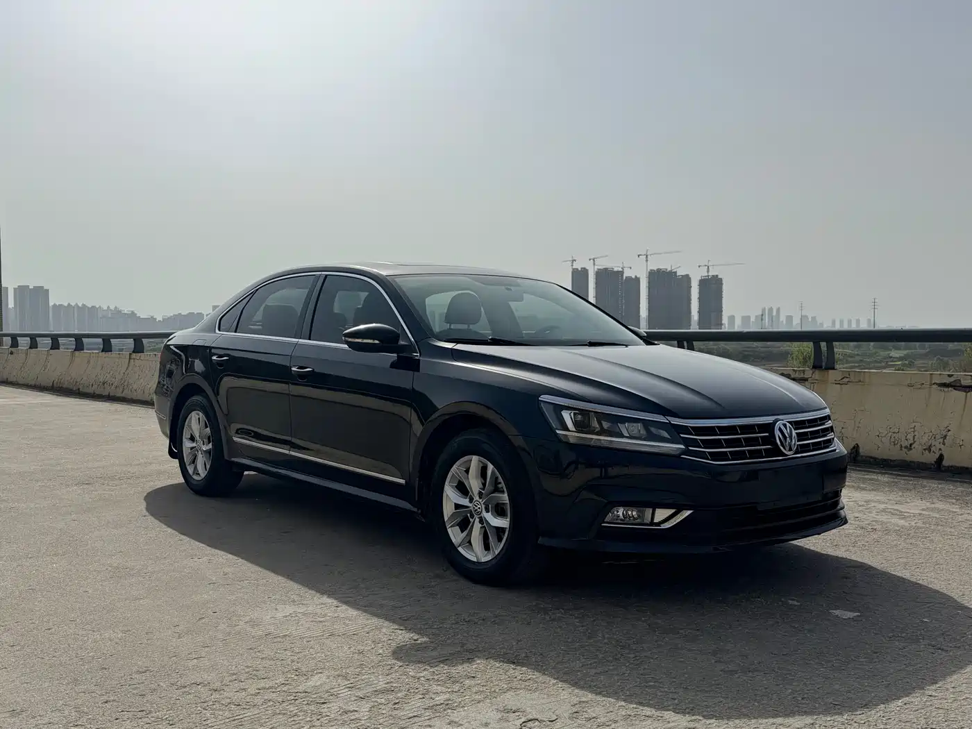 Volkswagen Passat 2015 1.8TSI Automatic Prestige Edition фото 3