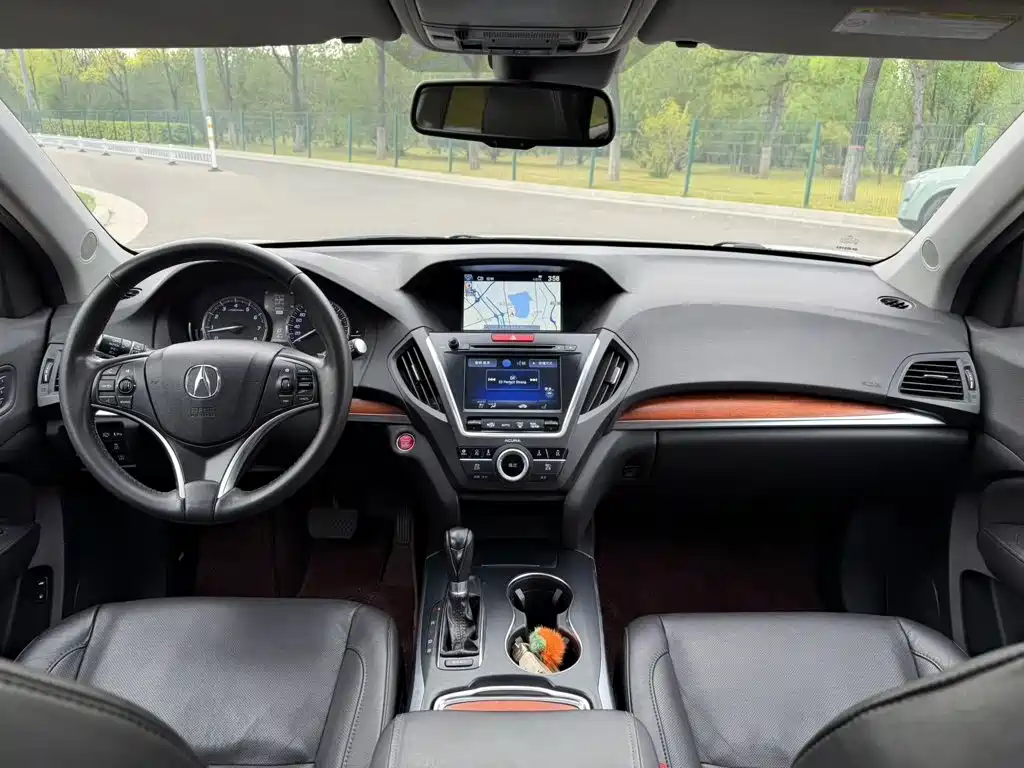 Photo 15 - Acura MDX