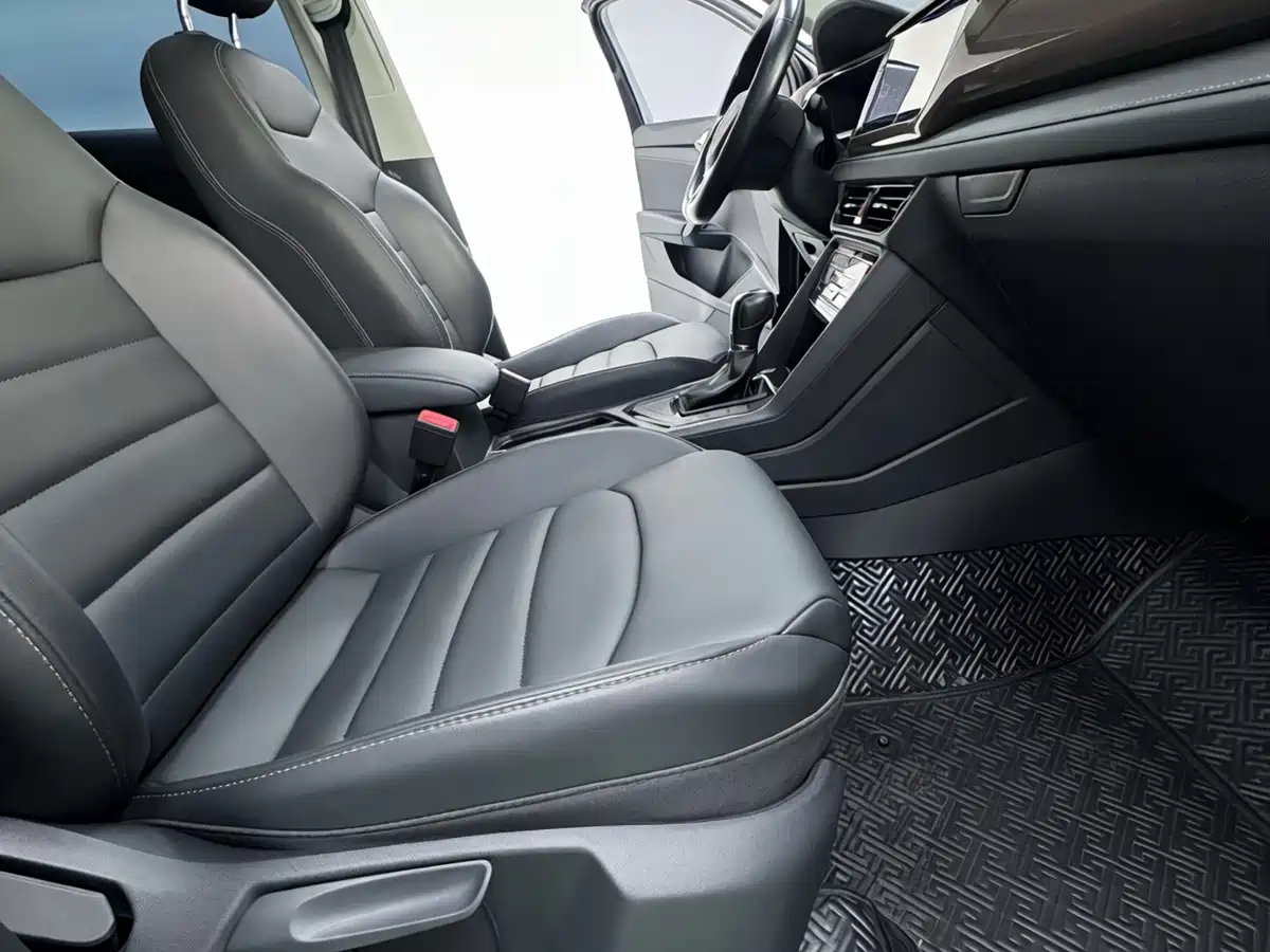Volkswagen Tharu 2022 280TSI FWD Luxury Edition фото 13