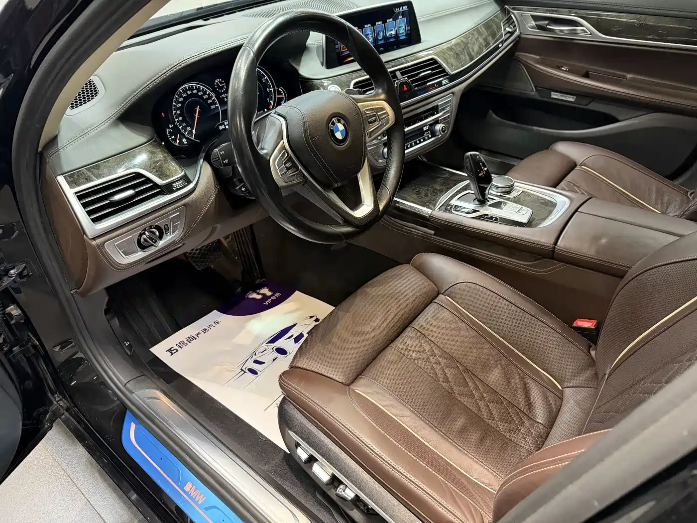 BMW 7 Series 2016 740Li Leading Edition фото 13