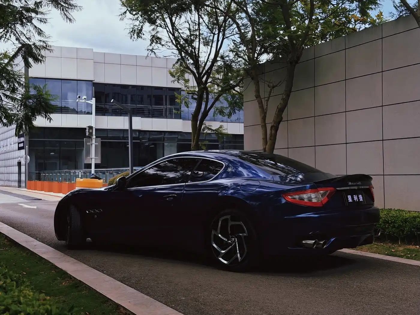 Maserati GranTurismo 2017 2007 4.2L Standard