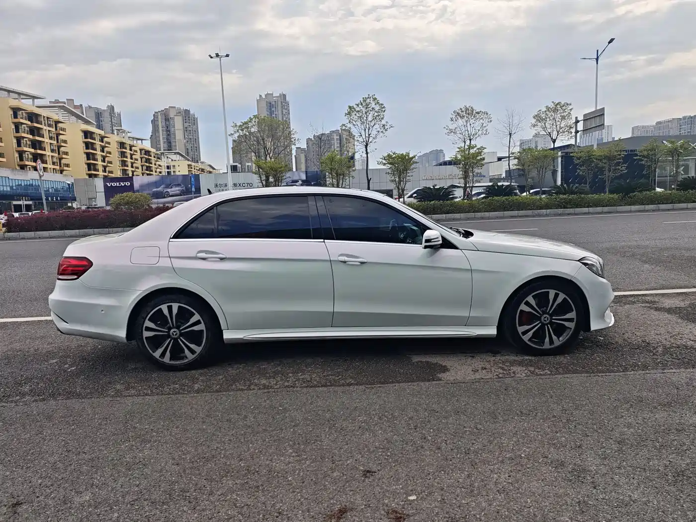 Mercedes-Benz E-Class 2015 E 260 L Sport фото 4