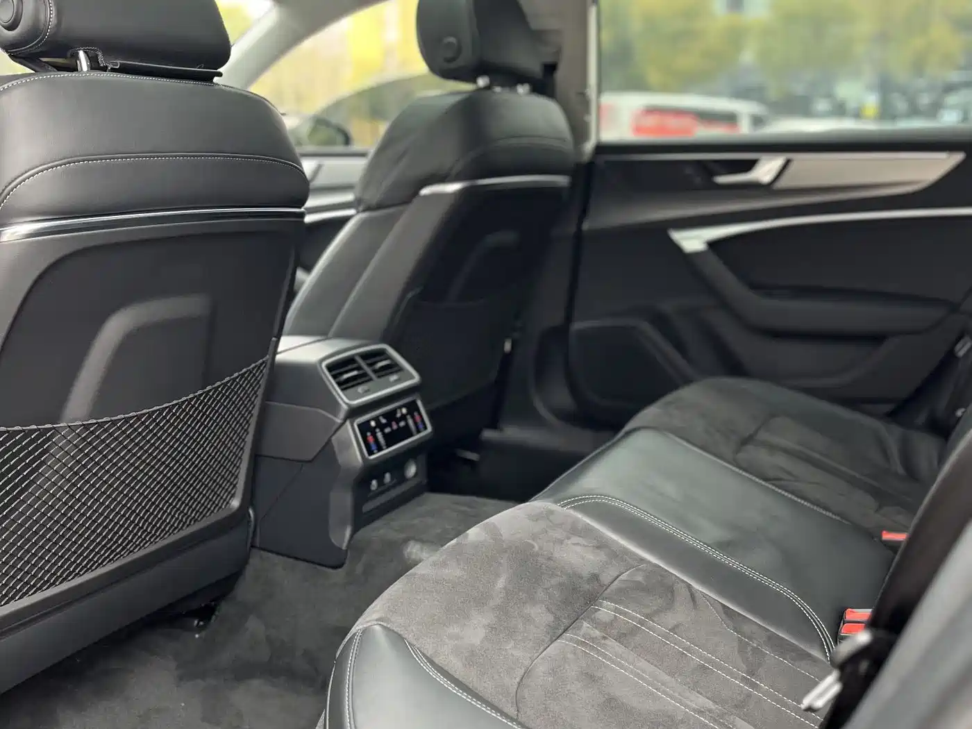 Audi A7L 2024 45TFSI S-line Dream Edition Crystal Package фото 9