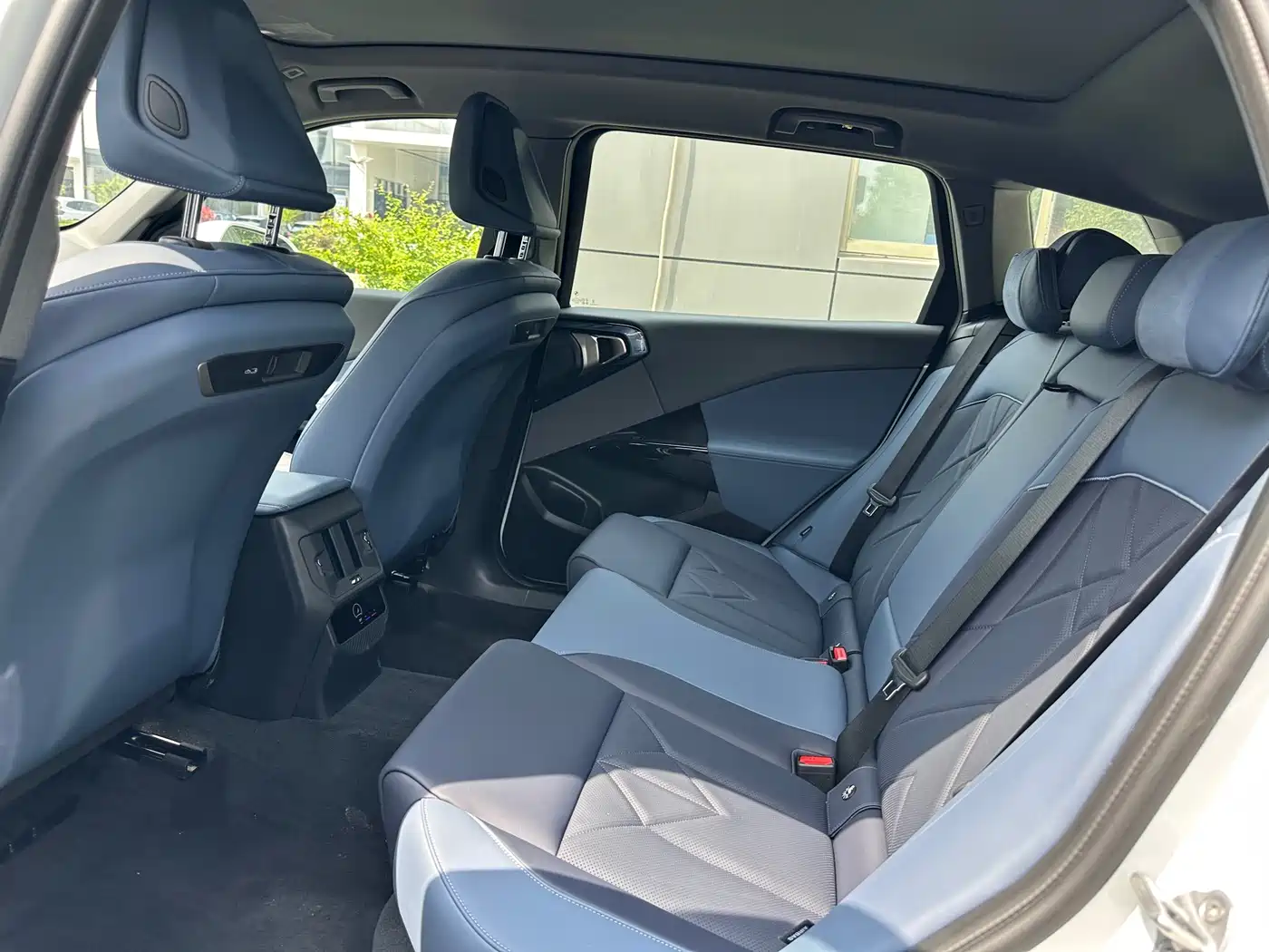 BMW X3 2025 xDrive25L Luxury Package фото 7