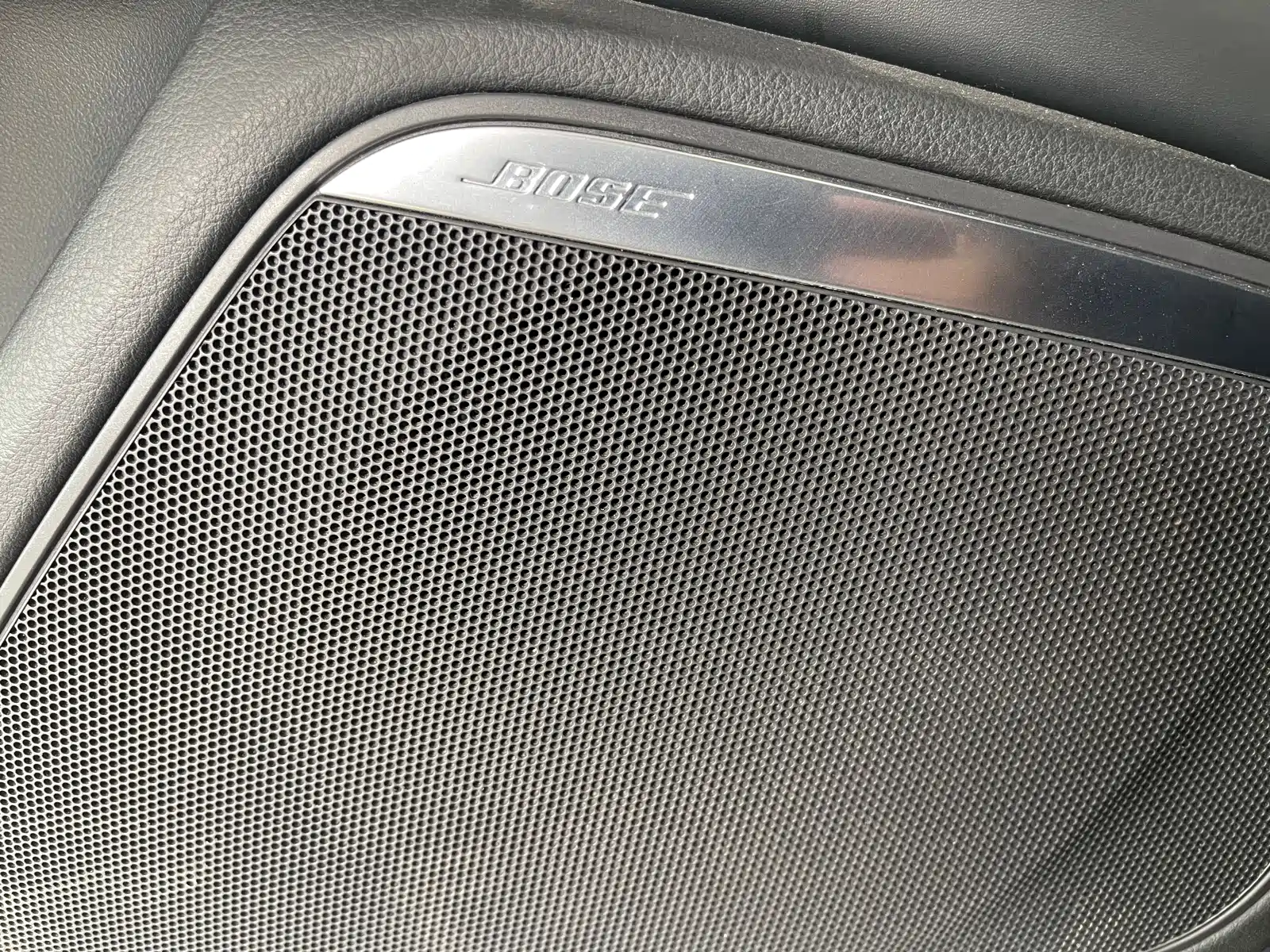Фото 15 - Audi A6L