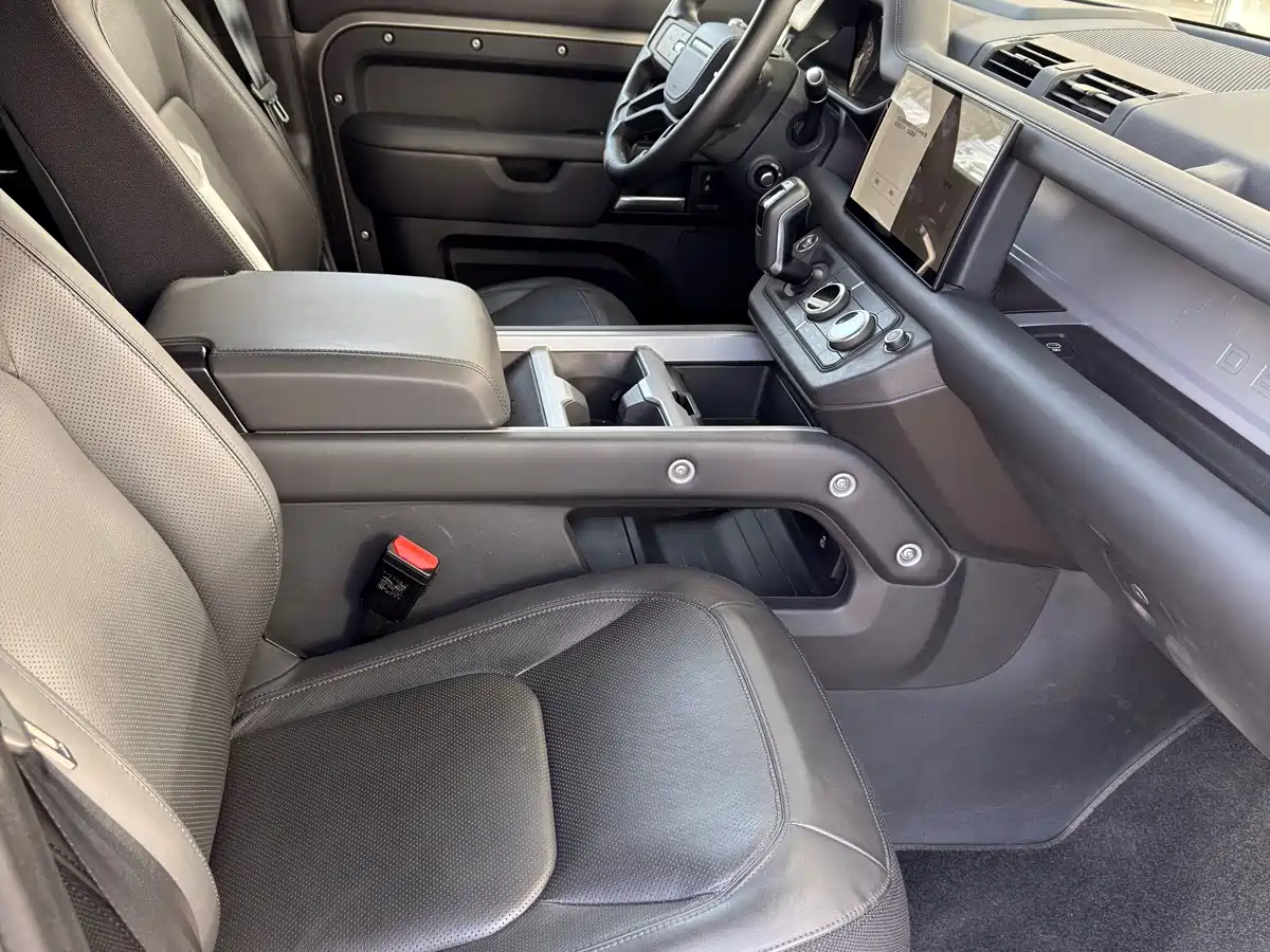 Land Rover Defender 2025 110 3.0T P400 X фото 9
