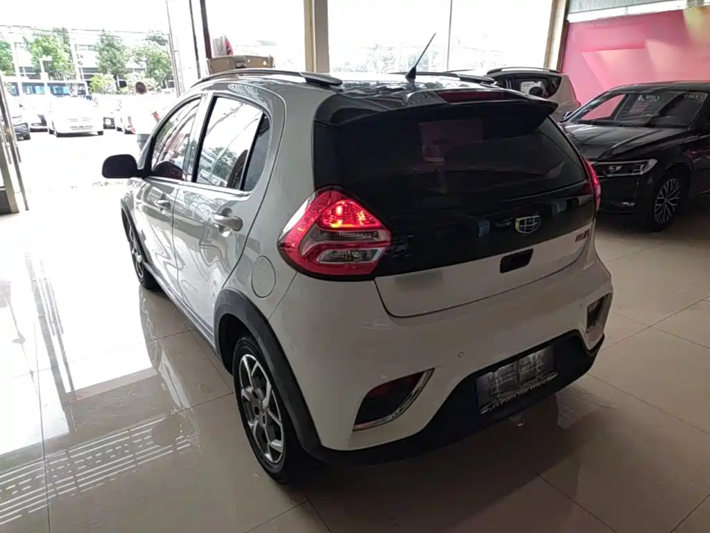 Geely Yuanjing X1 2018 2017 1.3L Auto Fun Edition