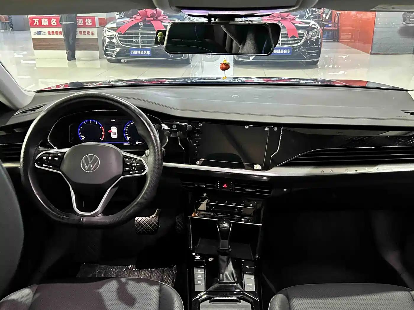 Volkswagen Passat 2024 380TSI Elite Edition фото 14