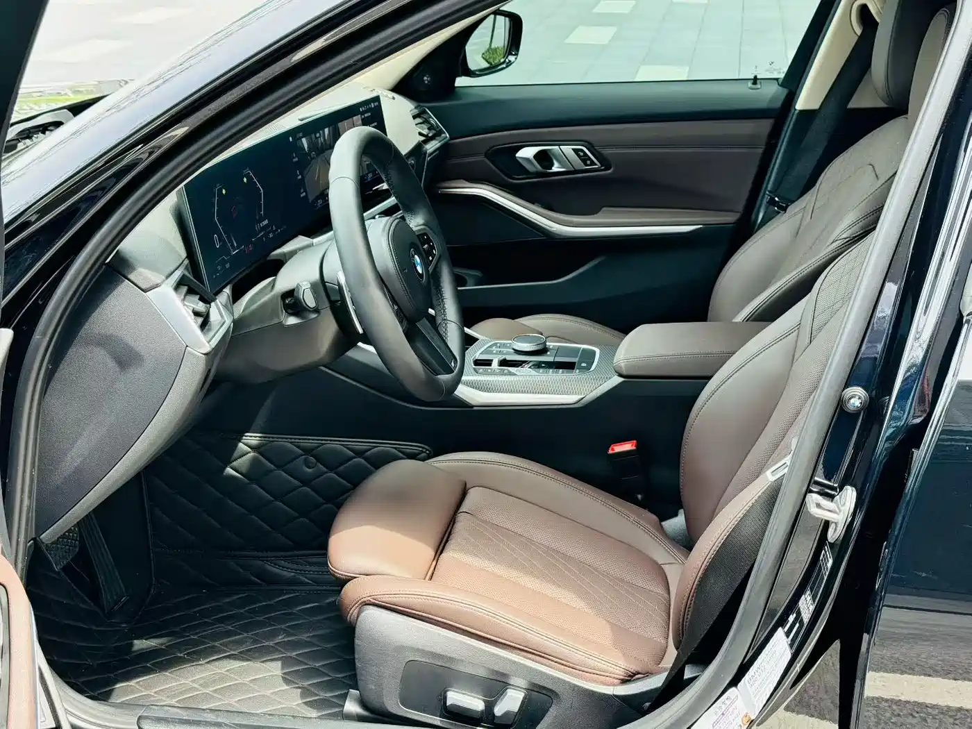 BMW 3 Series 2023 325Li M Sport Black Night Package фото 6