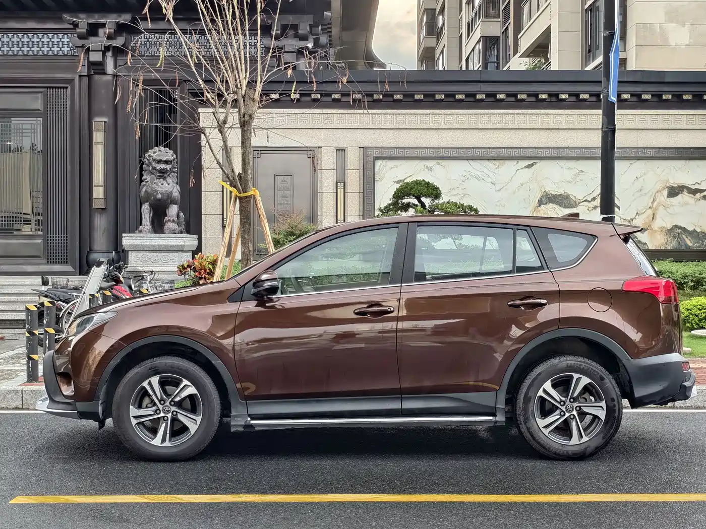 Toyota RAV4 Rongfang 2015 2.0L CVT 2WD Trend Edition фото 7