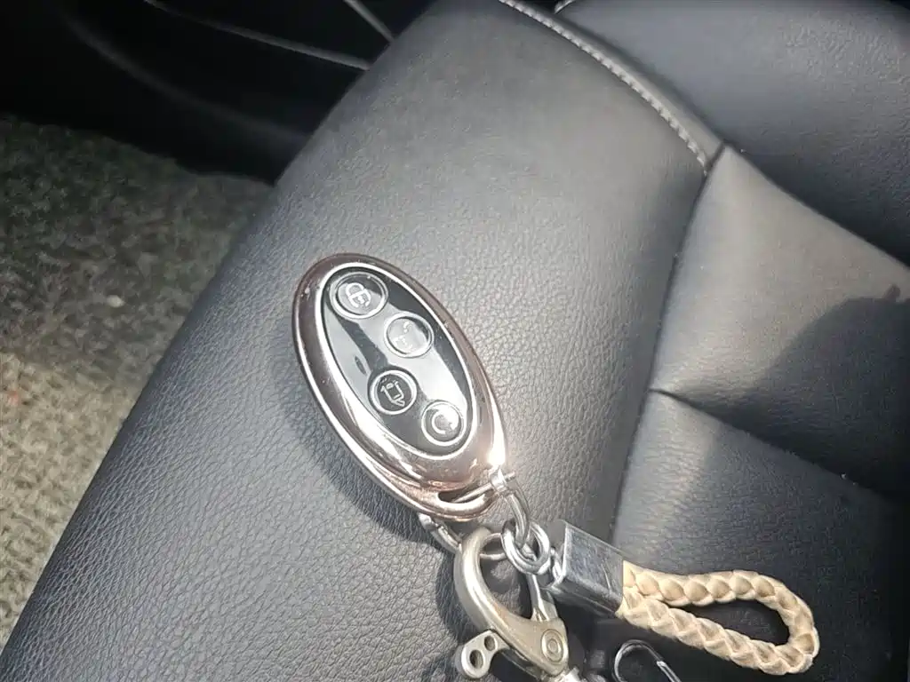 BYD Song MAX 2017 1.5T Auto Smart Connect Premium 7-seater фото 9