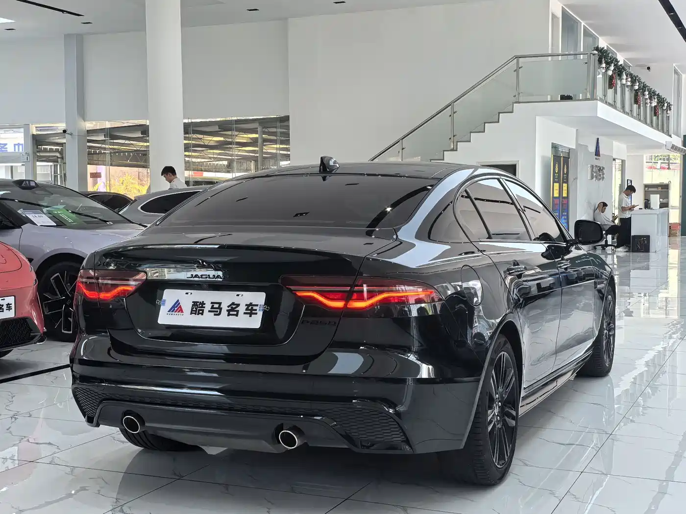 Jaguar XEL 2024 2024 Model 2.0T 250PS R-DYNAMIC S Gloss Black Sport Edition