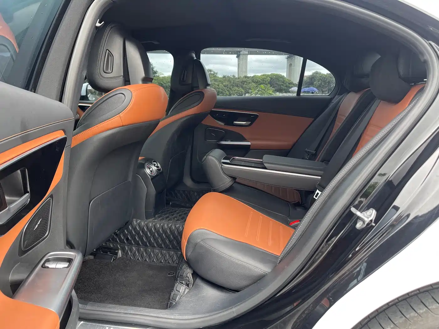 Mercedes-Benz C-Class 2023 Facelift C 260 L Sport Edition фото 28