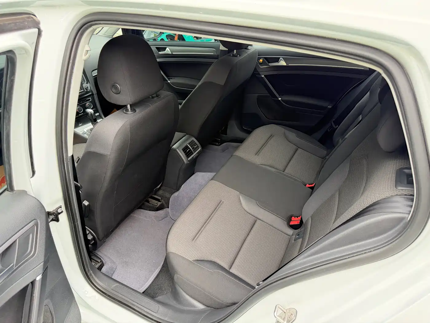 Volkswagen Golf 2017 230TSI Auto Comfort Millionth Anniversary Edition фото 10