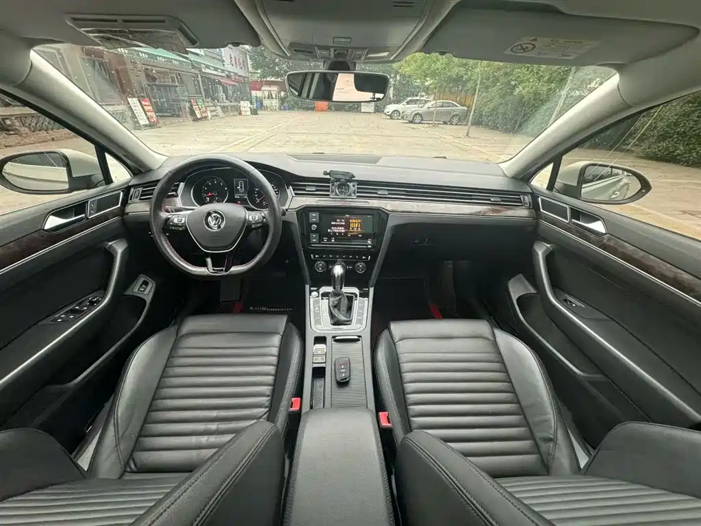 Volkswagen Magotan 2019 330TSI DSG Luxury Class China VI фото 8
