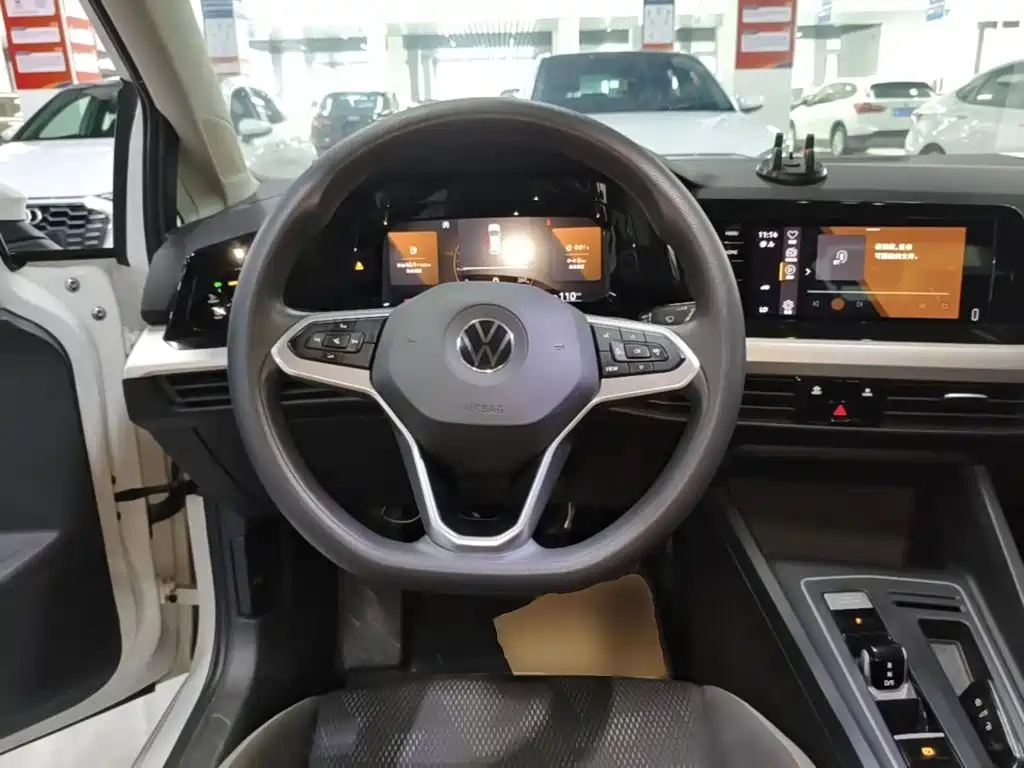 Фото 7 - Volkswagen Golf