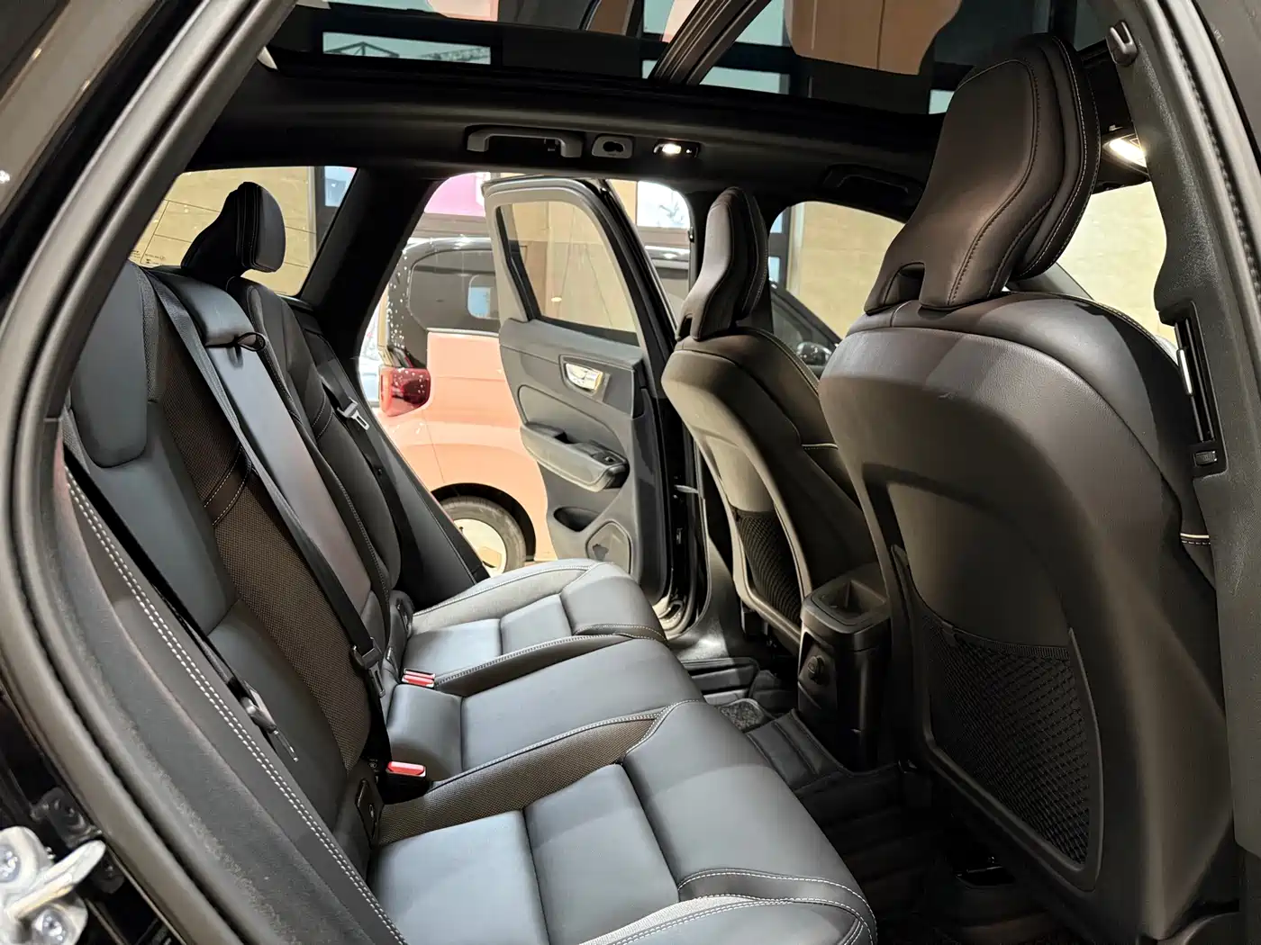 VOLVO XC60 PLUG IN HYBRID