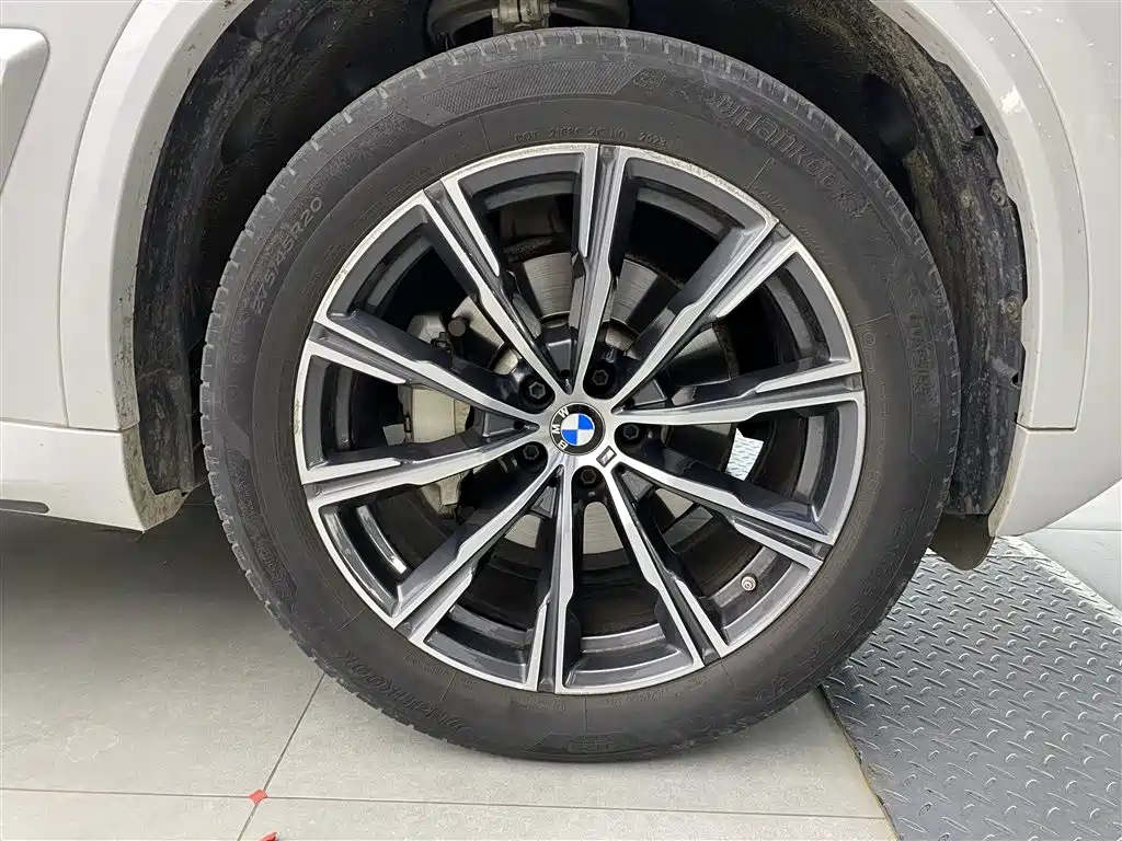 BMW X5 2023 xDrive 30Li M Sport Package фото 13