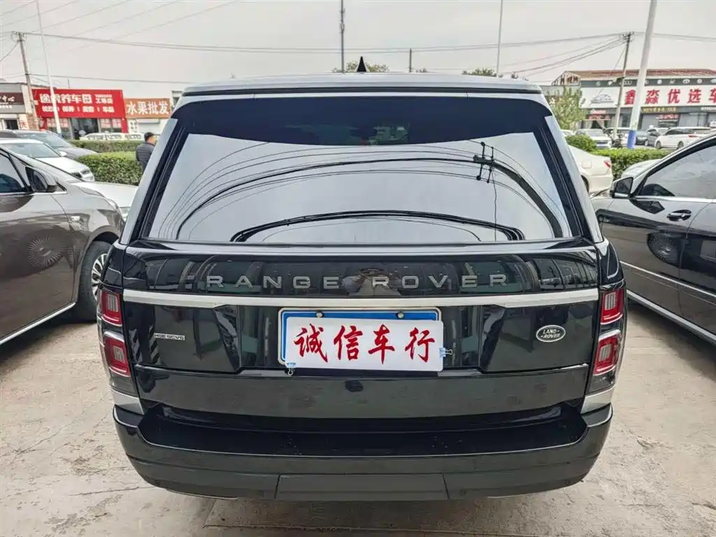 Land Rover Range Rover 2021 3.0 L6 Golden Age Edition фото 13