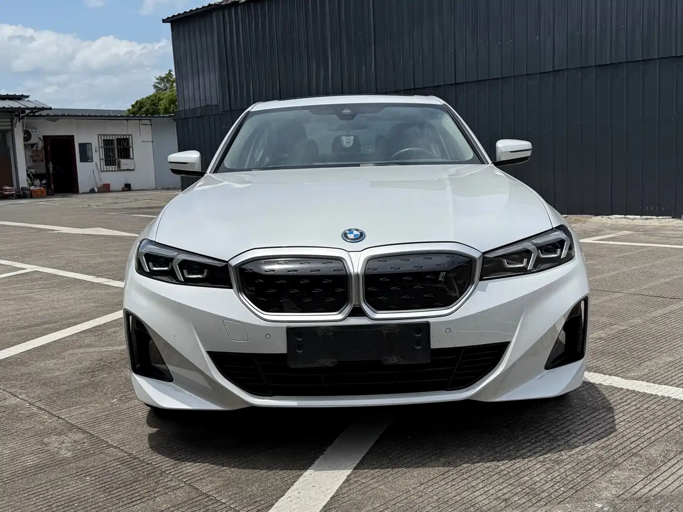 BMW i3 2022 eDrive 35 L фото 2