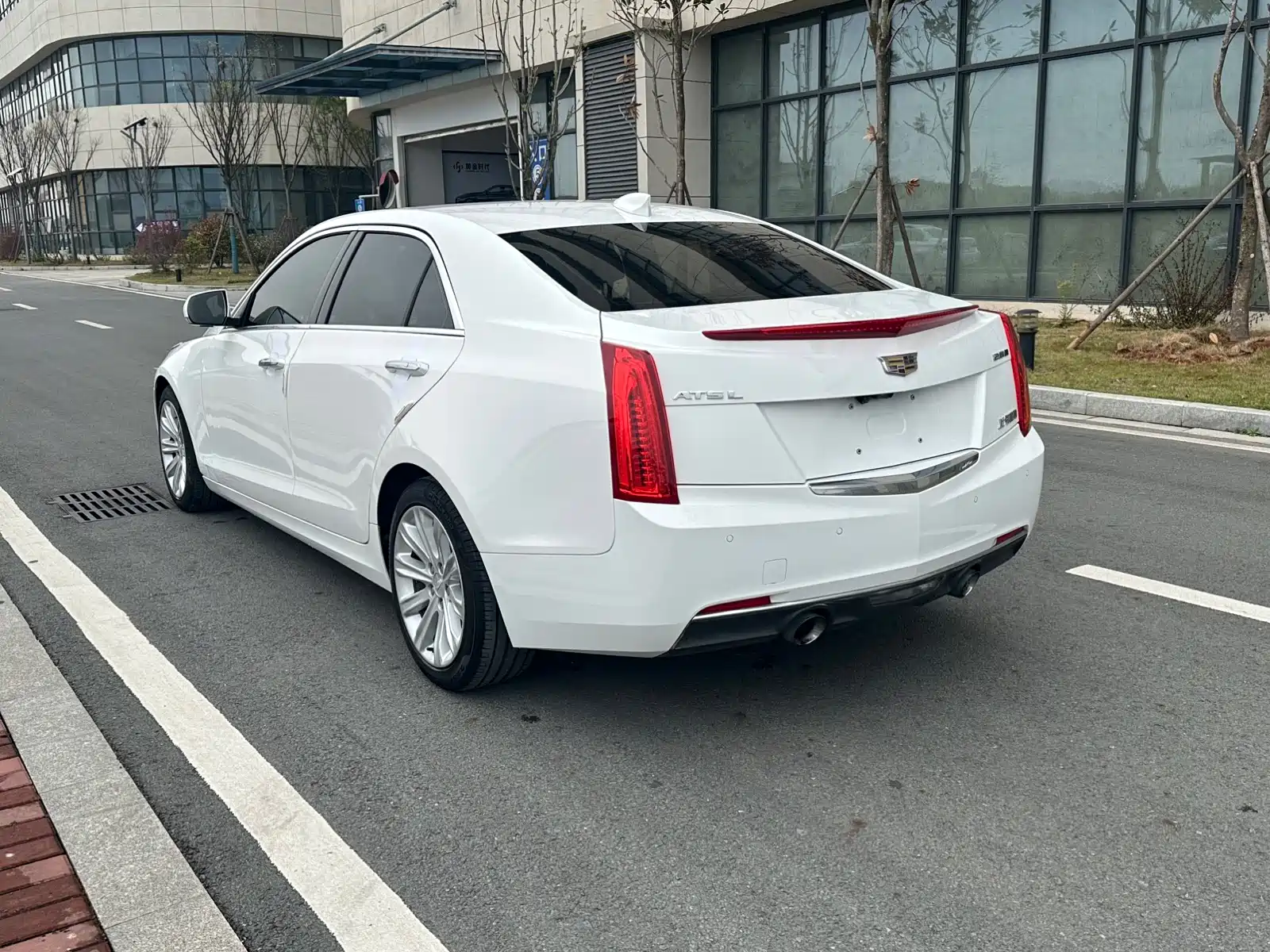 صورة 9 - Cadillac ATS-L