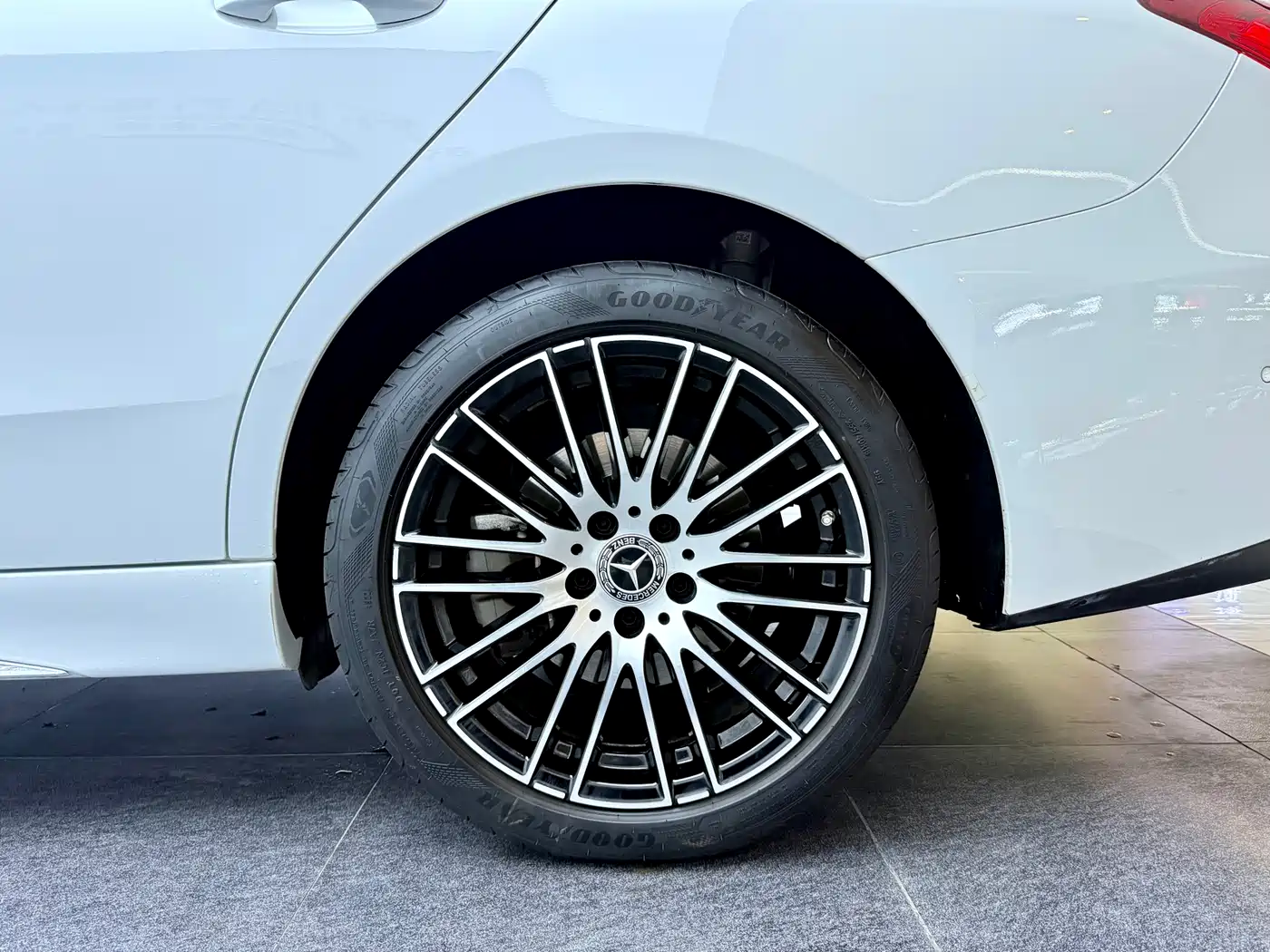 Mercedes-Benz C-Class 2023 Facelift C 260 L Sport Edition фото 20