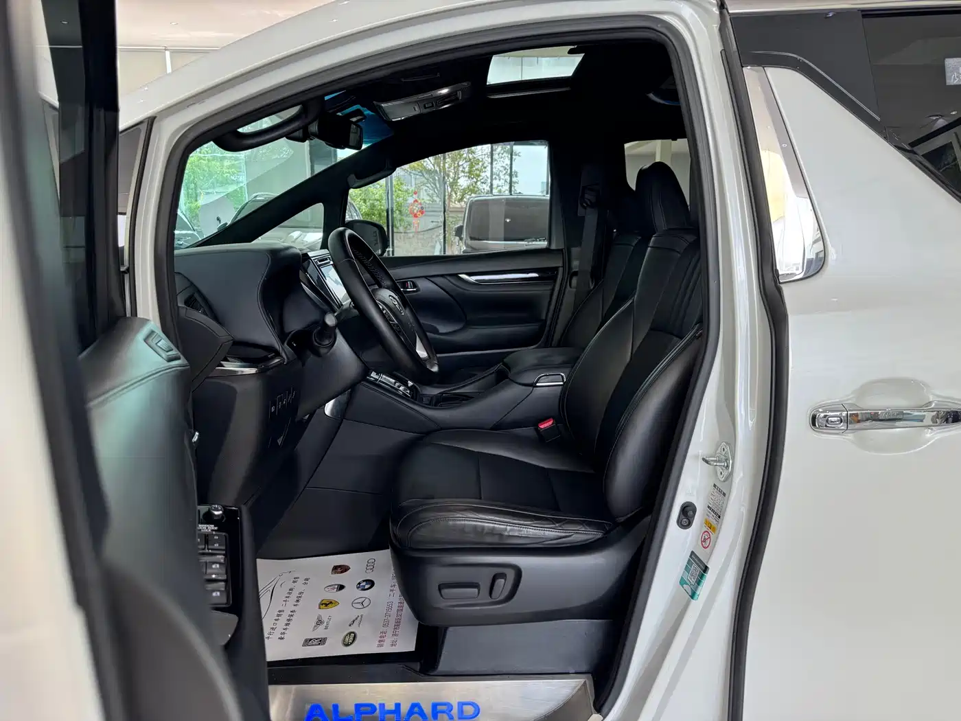 Toyota Alphard 2018 Facelift 3.5L Premium Edition фото 4