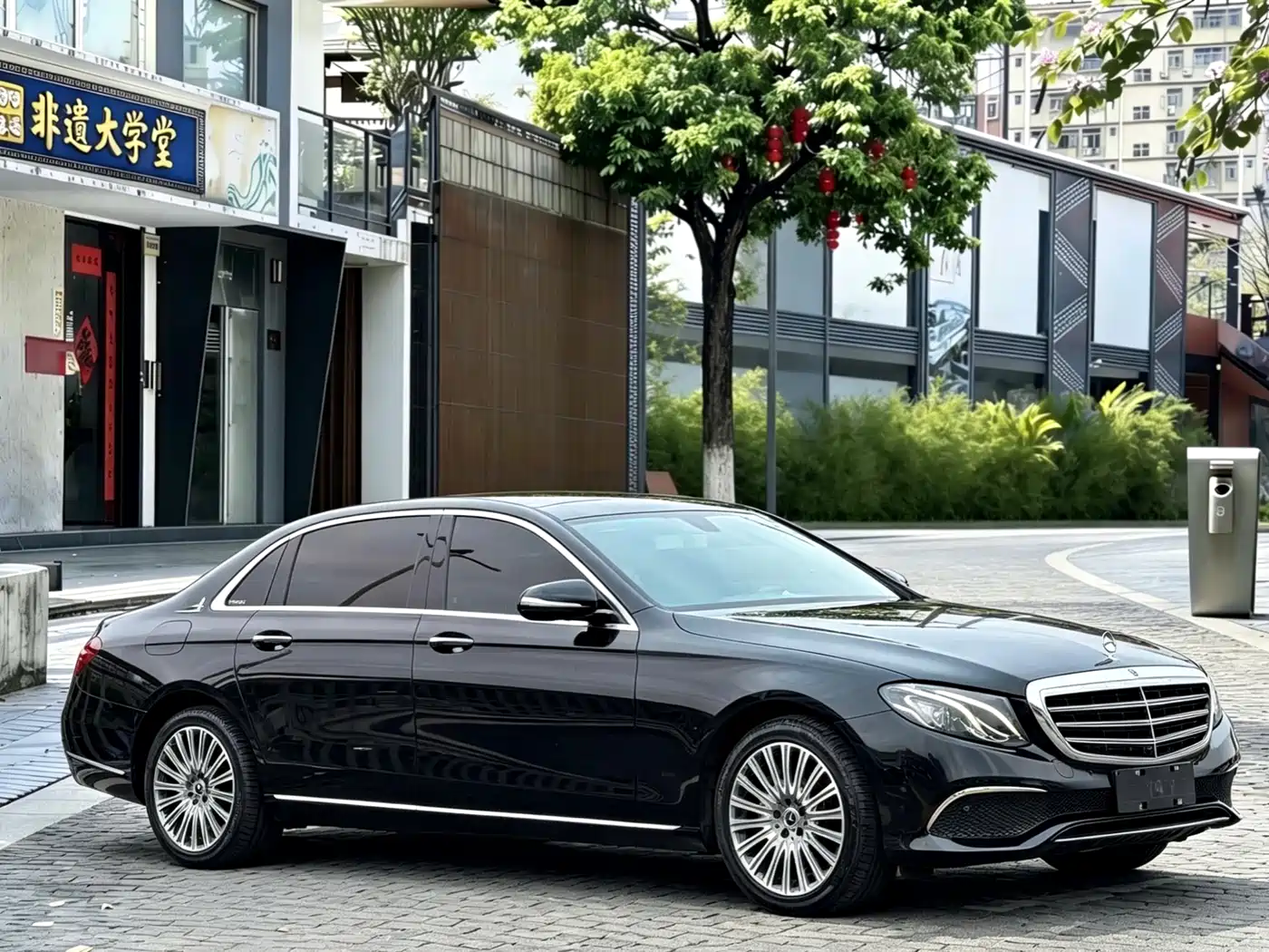 Mercedes-Benz E-Class 2019 E 300 L Fashion фото 3