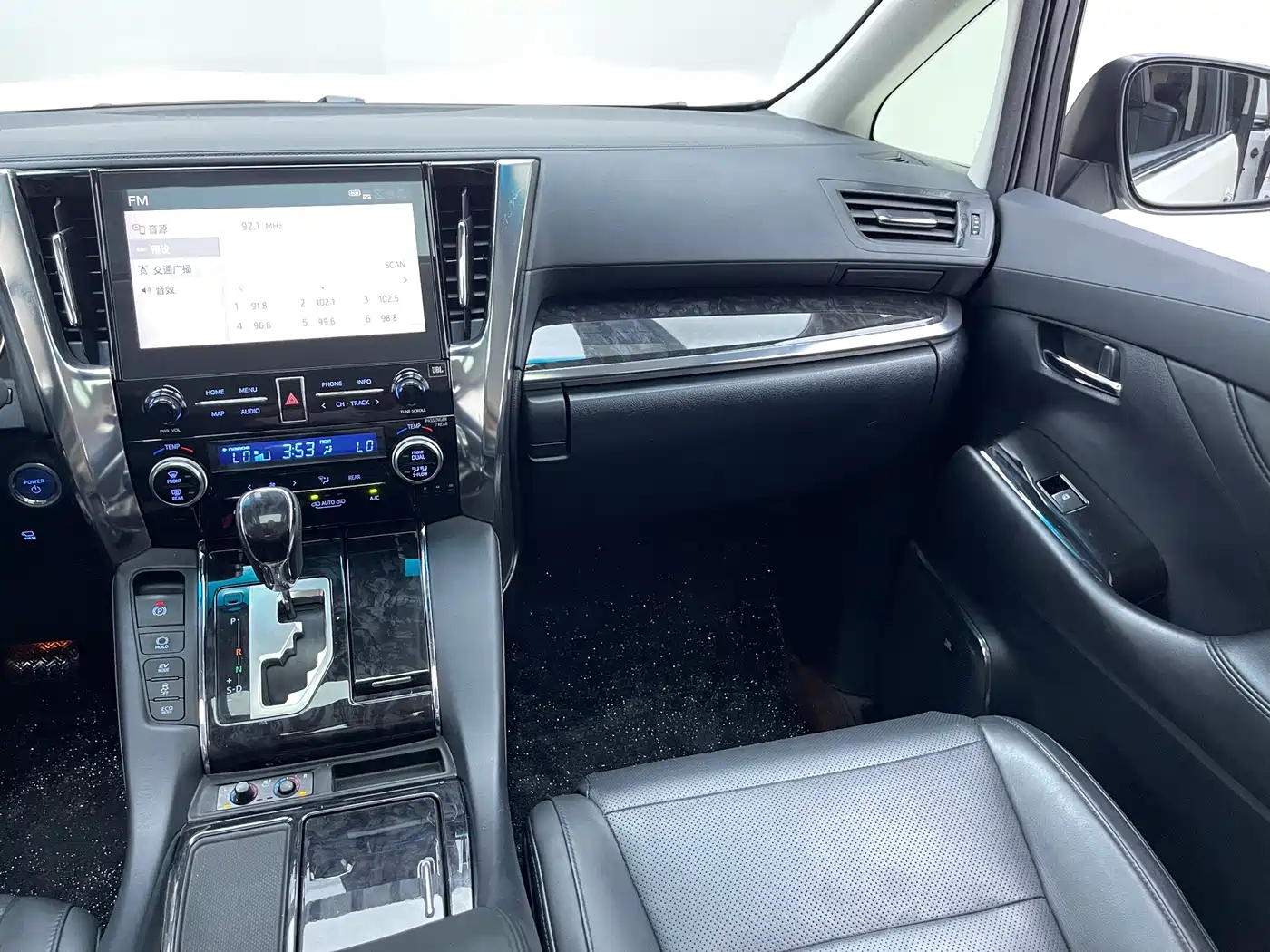 Фото 5 - Toyota Vellfire
