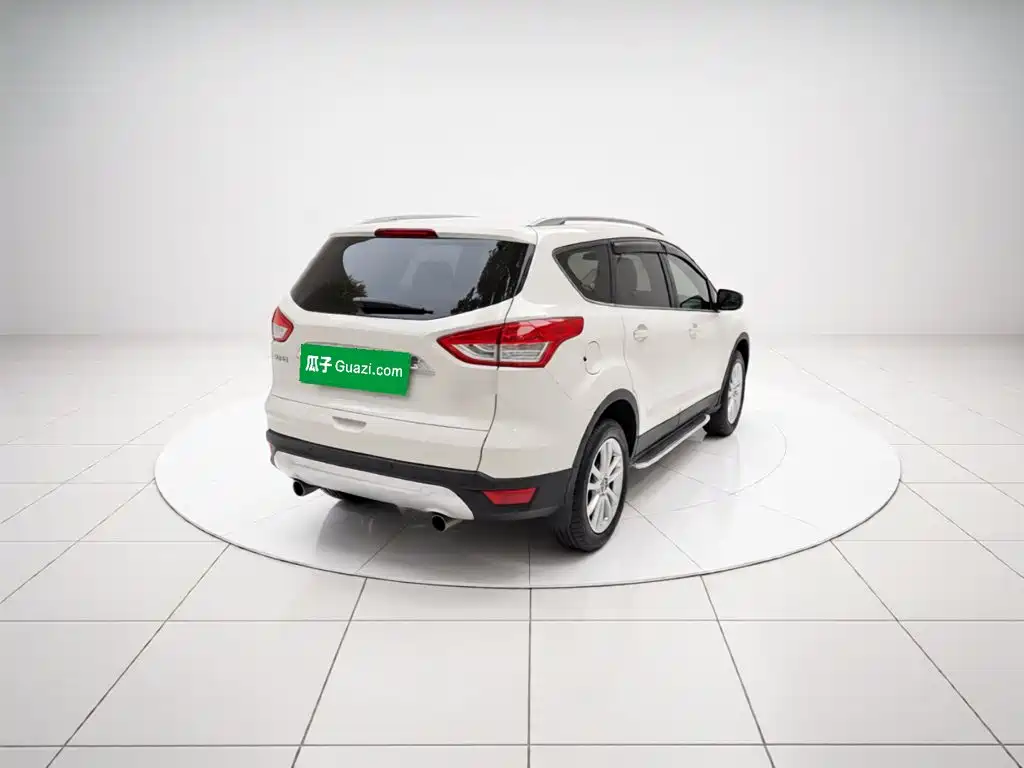 Фото 4 - Ford Kuga