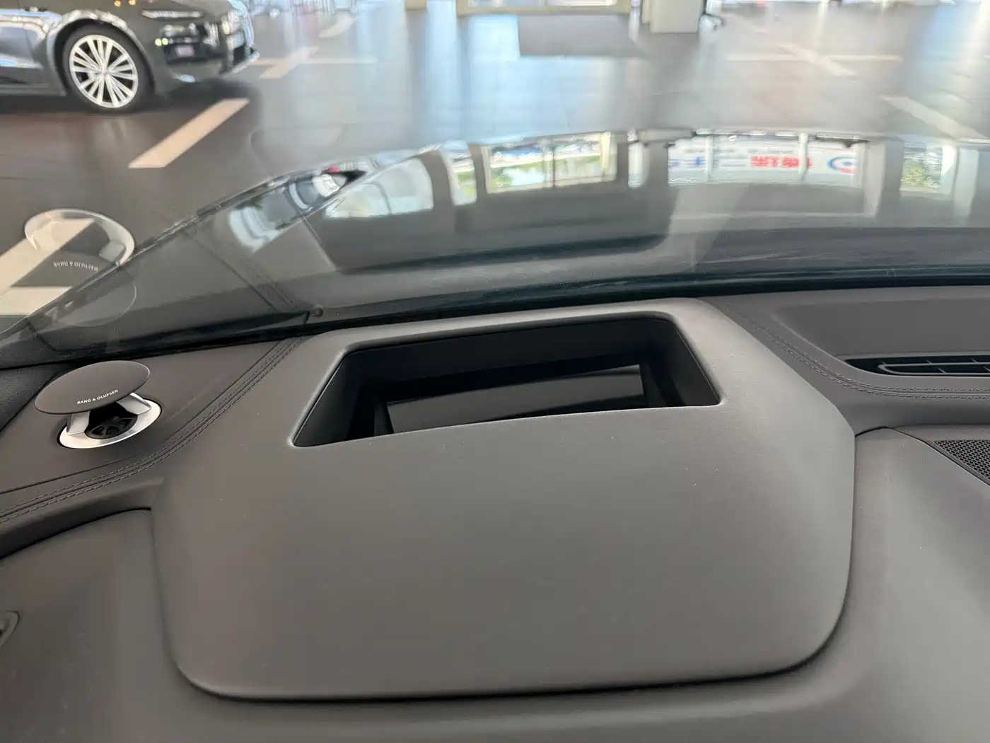 Audi Q8 2025 2024 55 TFSI Premium Dynamic