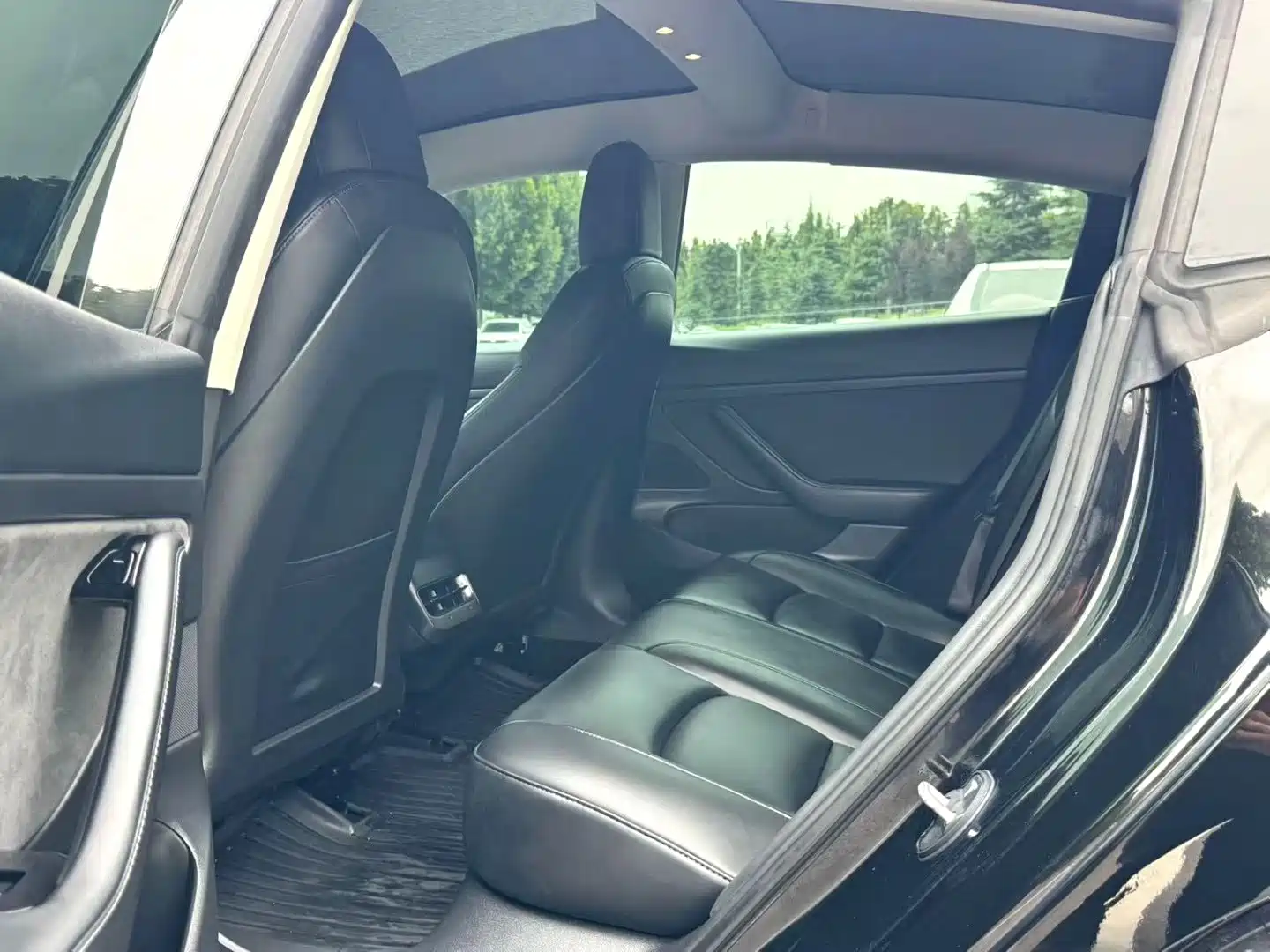 Фото 6 - Tesla Model 3