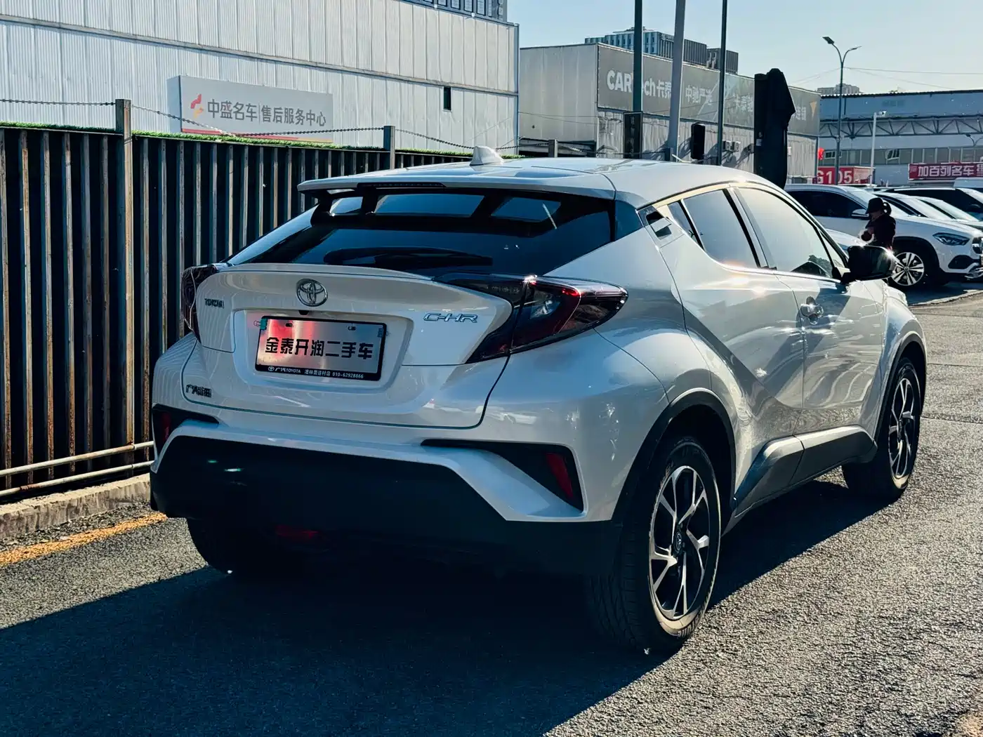 Toyota C-HR 2021 2.0L Luxury Edition фото 7