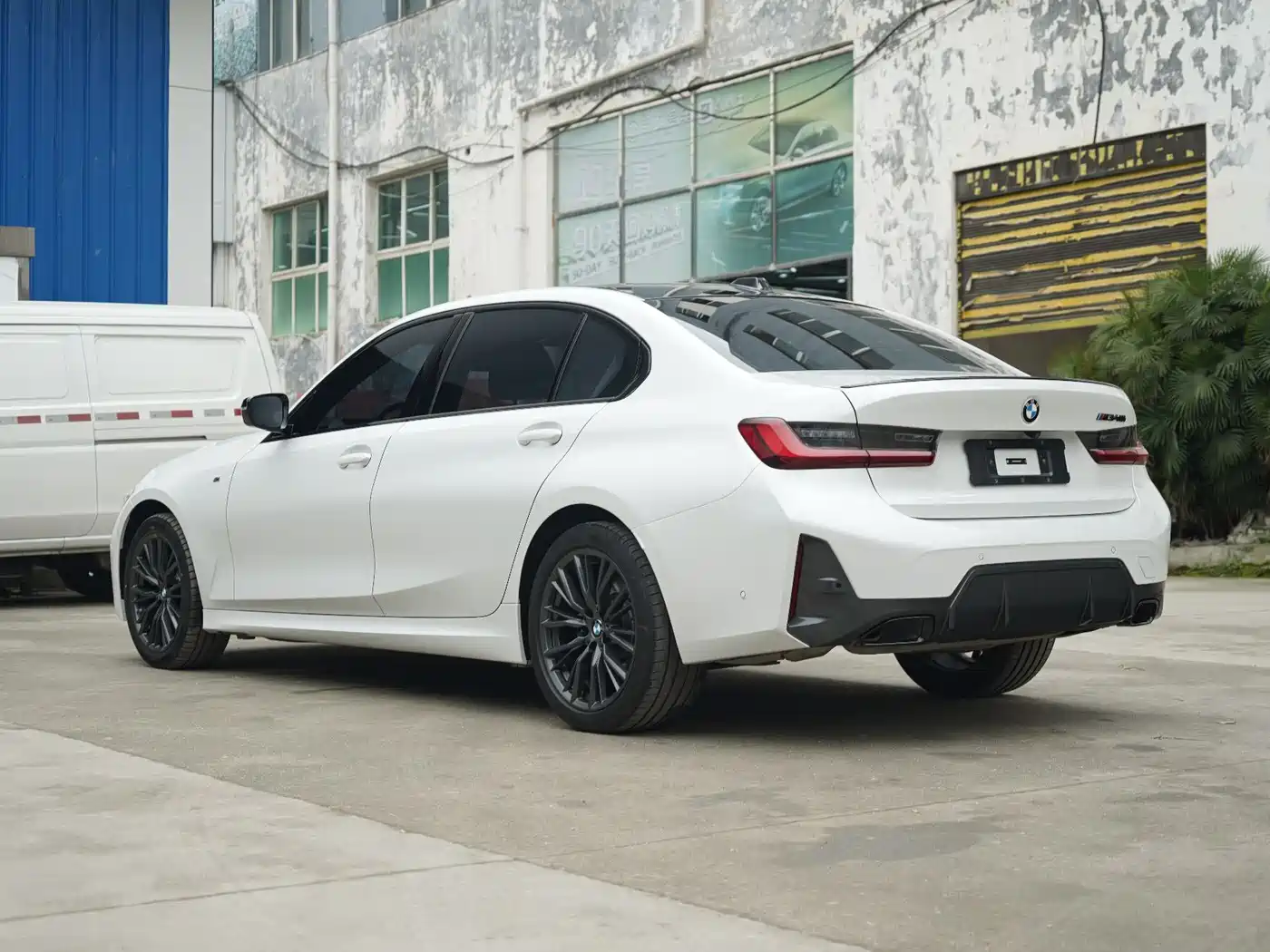 BMW 3 Series 2024 325Li M Sport Package фото 7