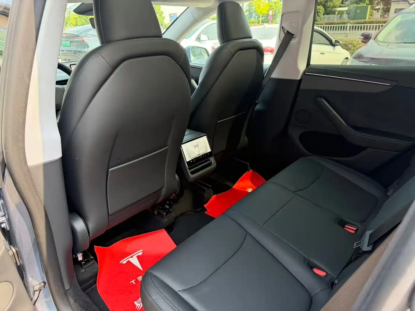 Tesla Model Y 2025 Long Range All-Wheel Drive фото 7