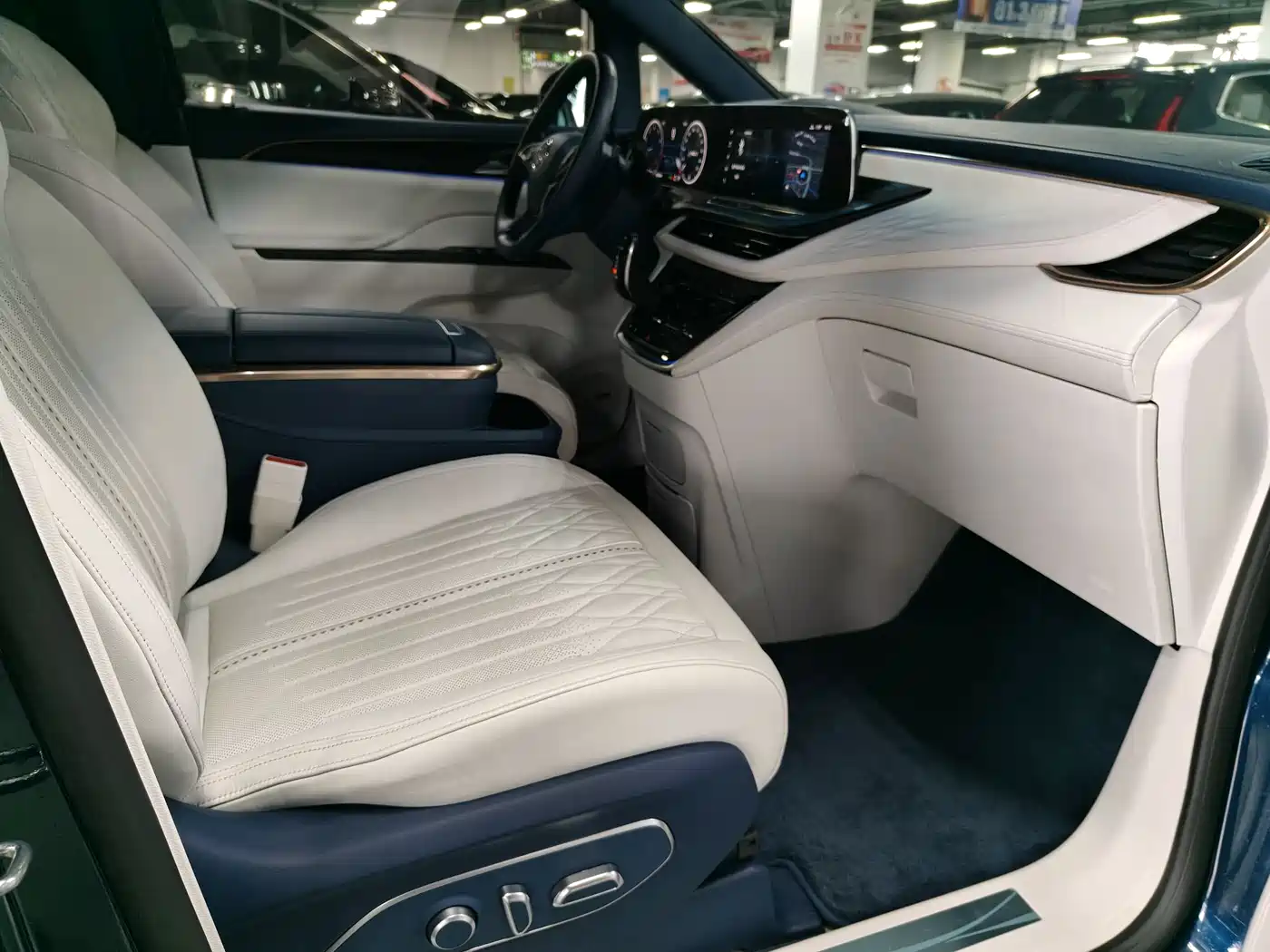 Buick GL8 2020 Avenir Four-Seat Prestige Edition фото 18