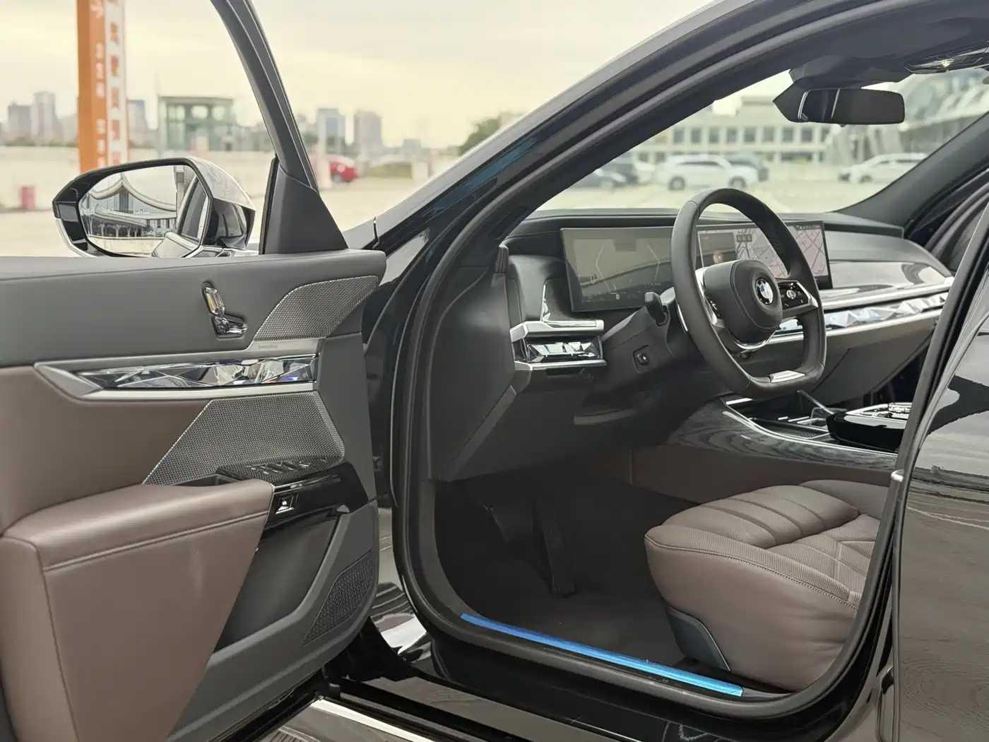 BMW 7-SERIES