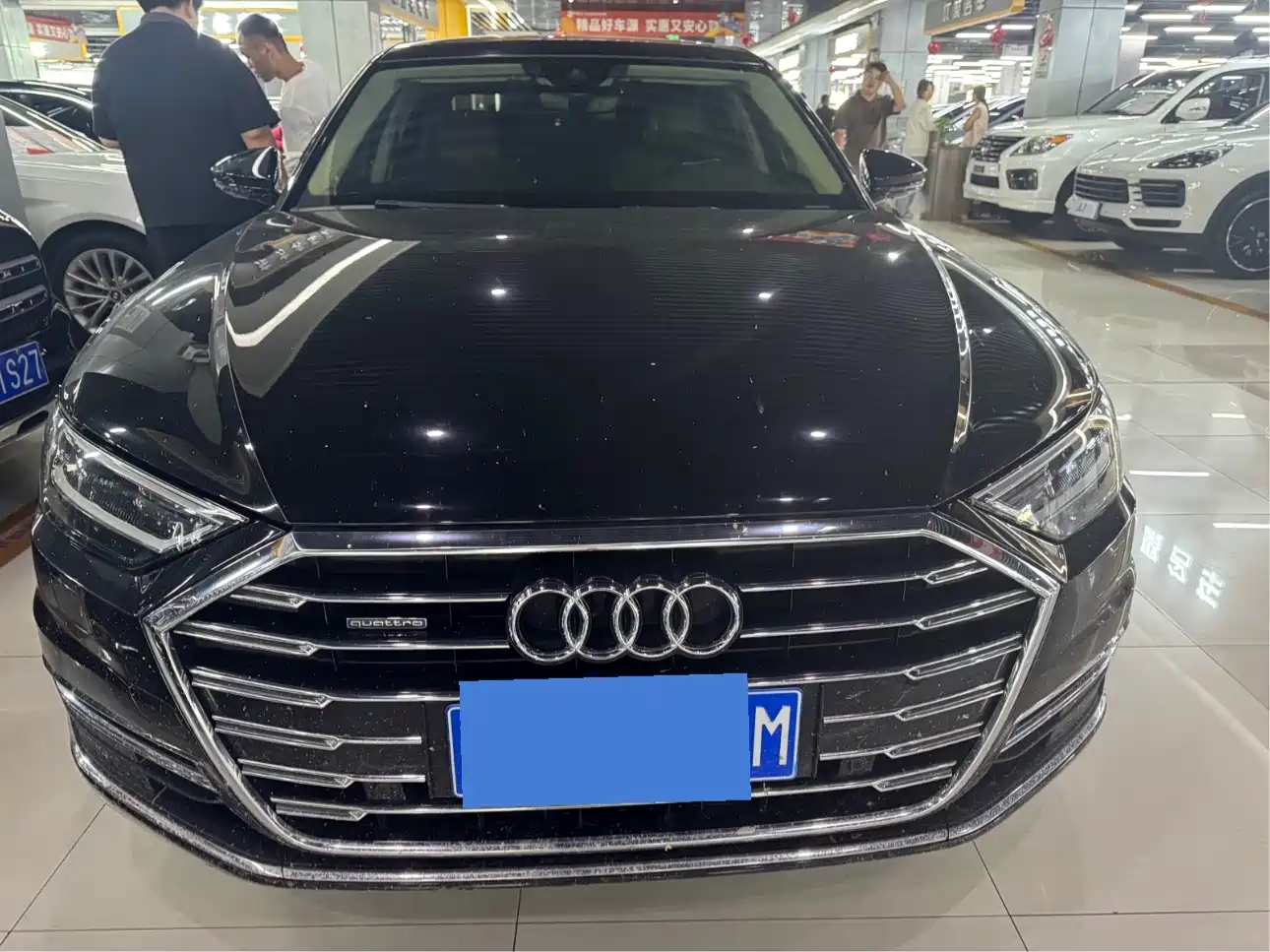 Фото 1 - Audi A8