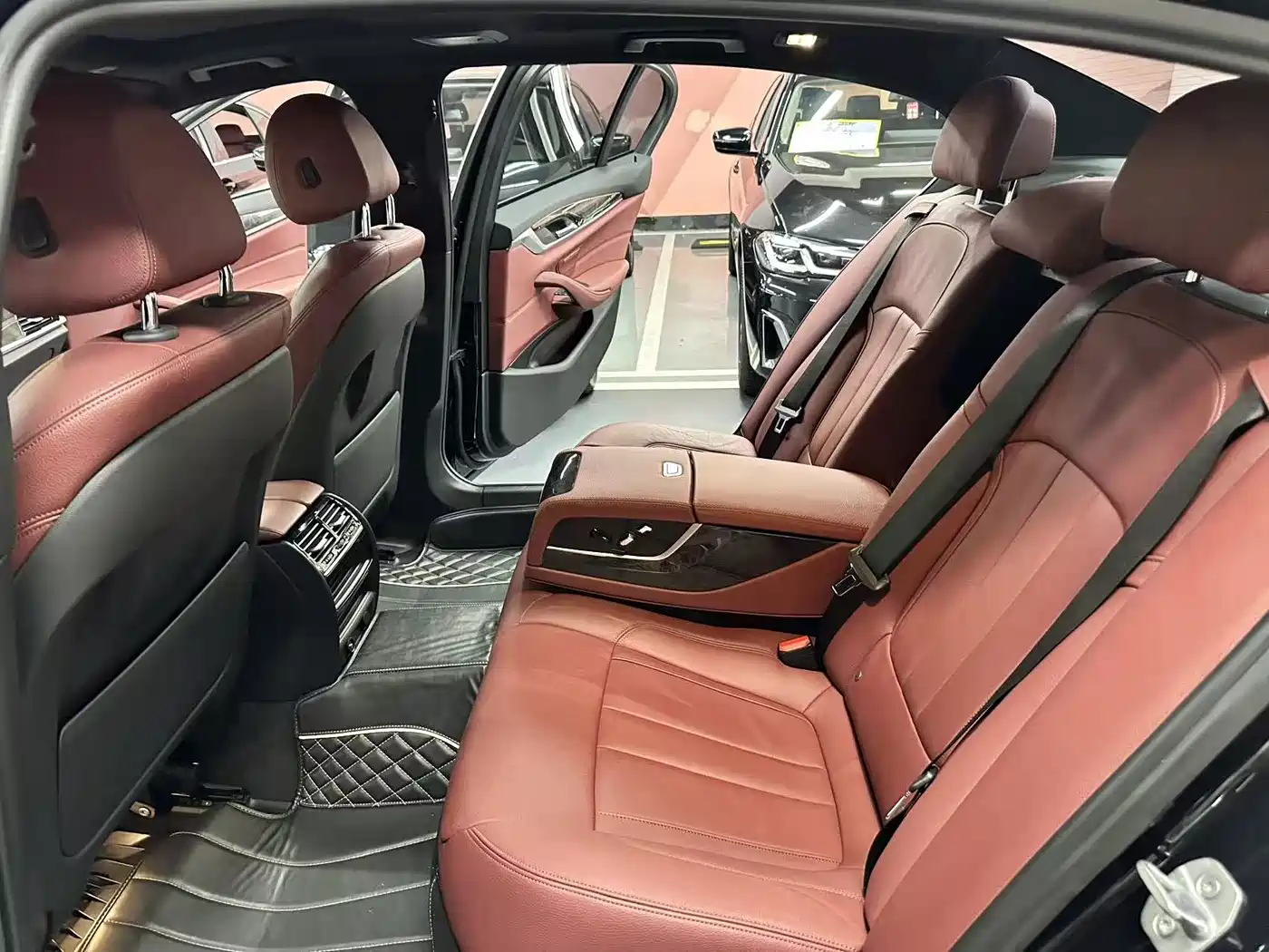 Фото 5 - BMW 5 Series