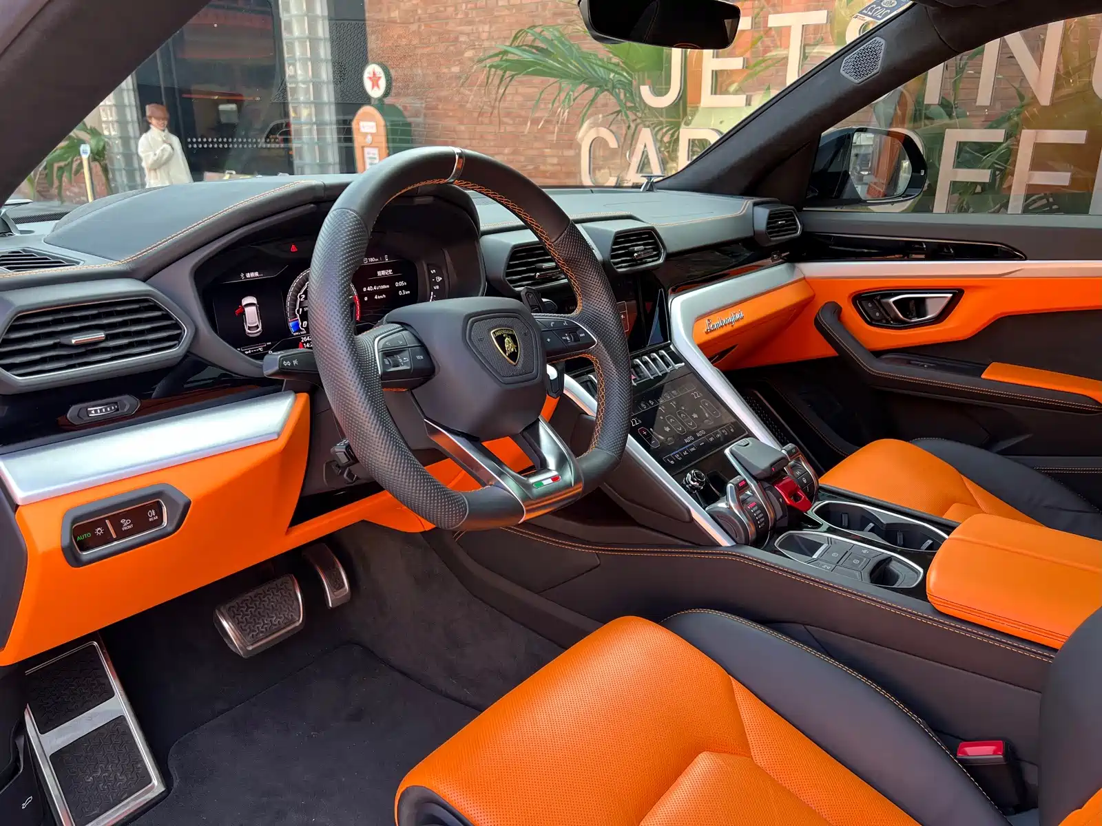 Фото 7 - Lamborghini Urus