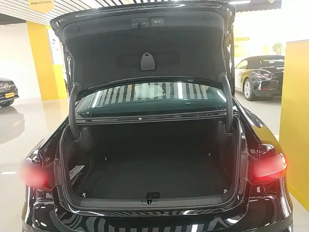 Audi A7L 2026 2025 Model Year 45 TFSI Luxury