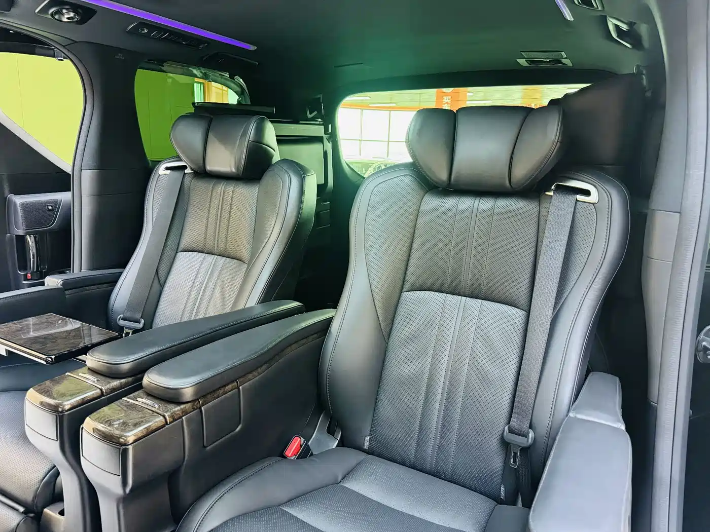 Toyota Alphard 2019 Hybrid 2.5L Premium Edition фото 10