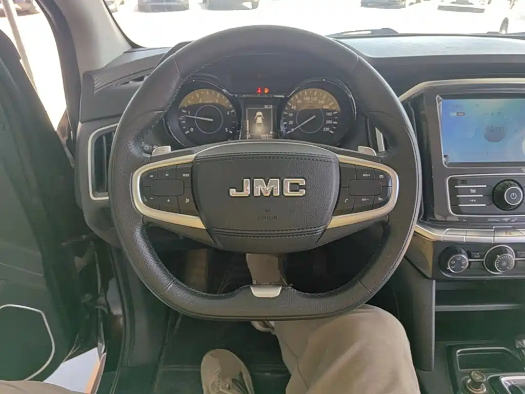 Jiangling Yuhu 7 2021 2020 Model 2.0T Diesel Automatic 2WD Comfort Long Wheelbase China VI JX4D20A6L