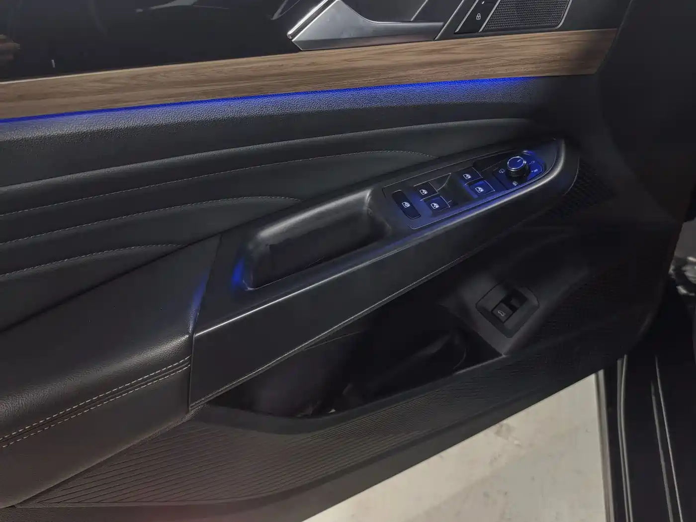 Volkswagen Passat 2021 Model 330TSI Luxury Edition фото 14