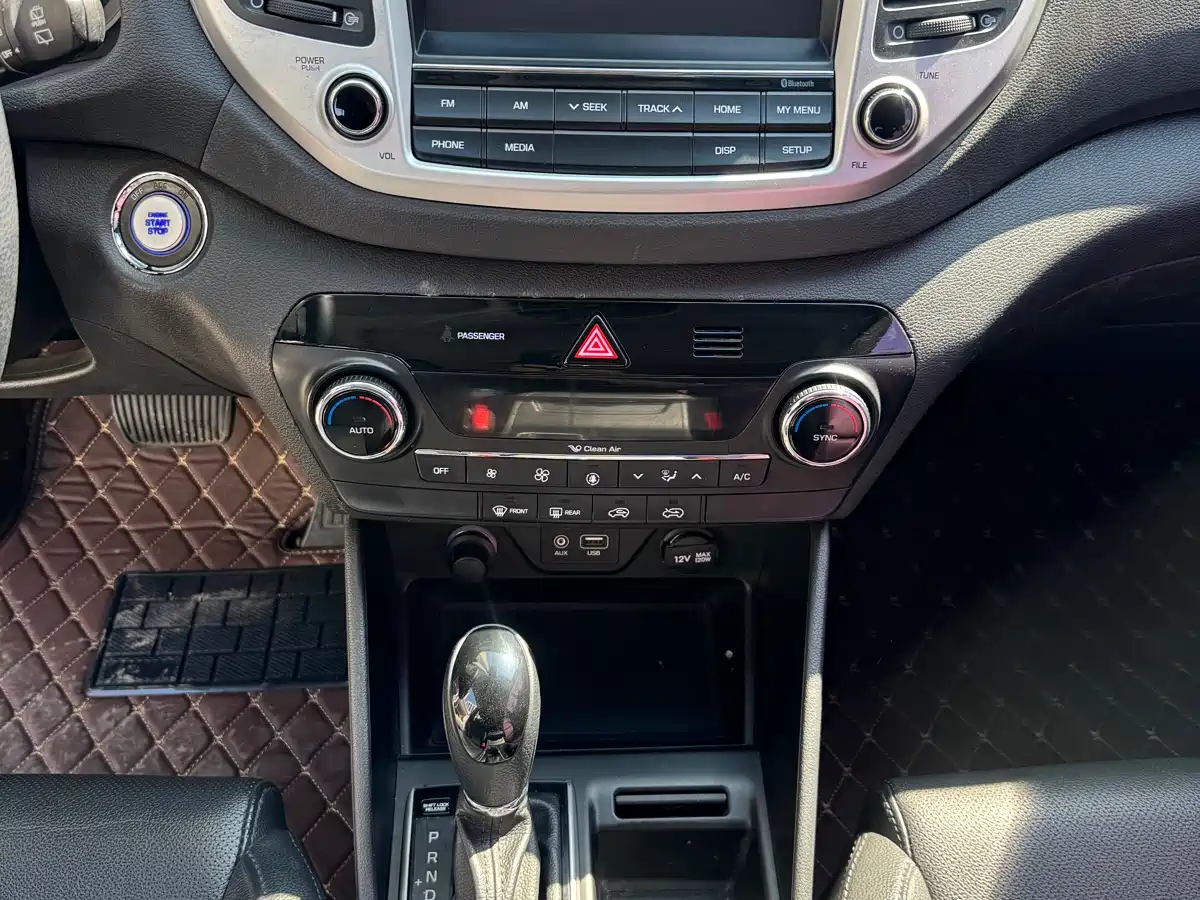 HYUNDAI TUCSON